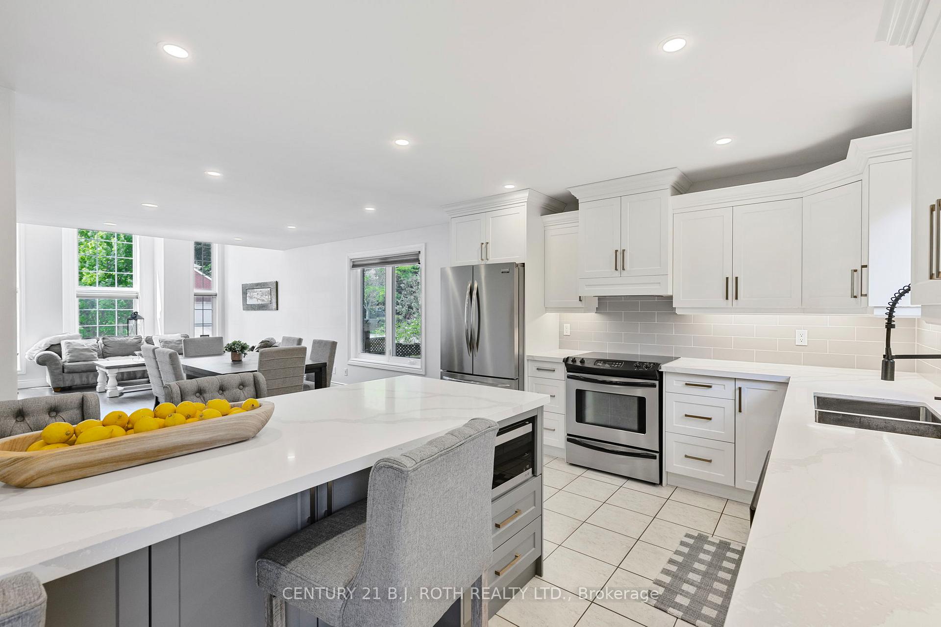 Photo 12 of 48 Crimson Ridge Road, Barrie, Bayshore — HOMEH