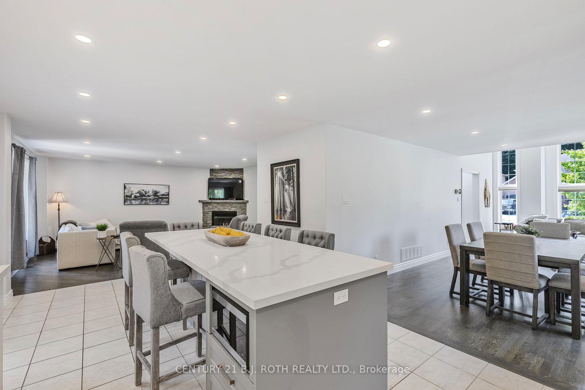 Photo 13 of 48 Crimson Ridge Road, Barrie, Bayshore — HOMEH