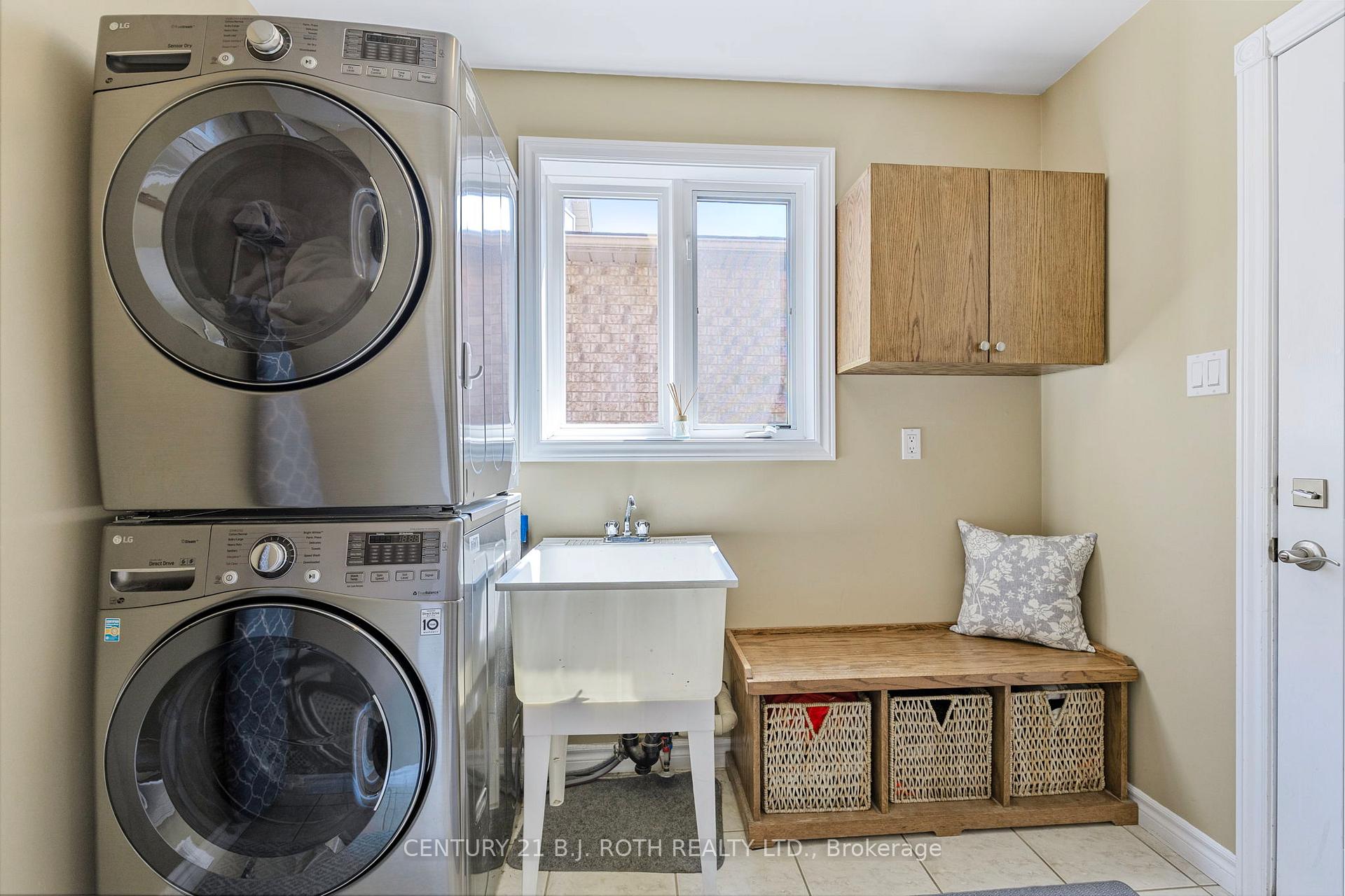 Photo 17 of 48 Crimson Ridge Road, Barrie, Bayshore — HOMEH