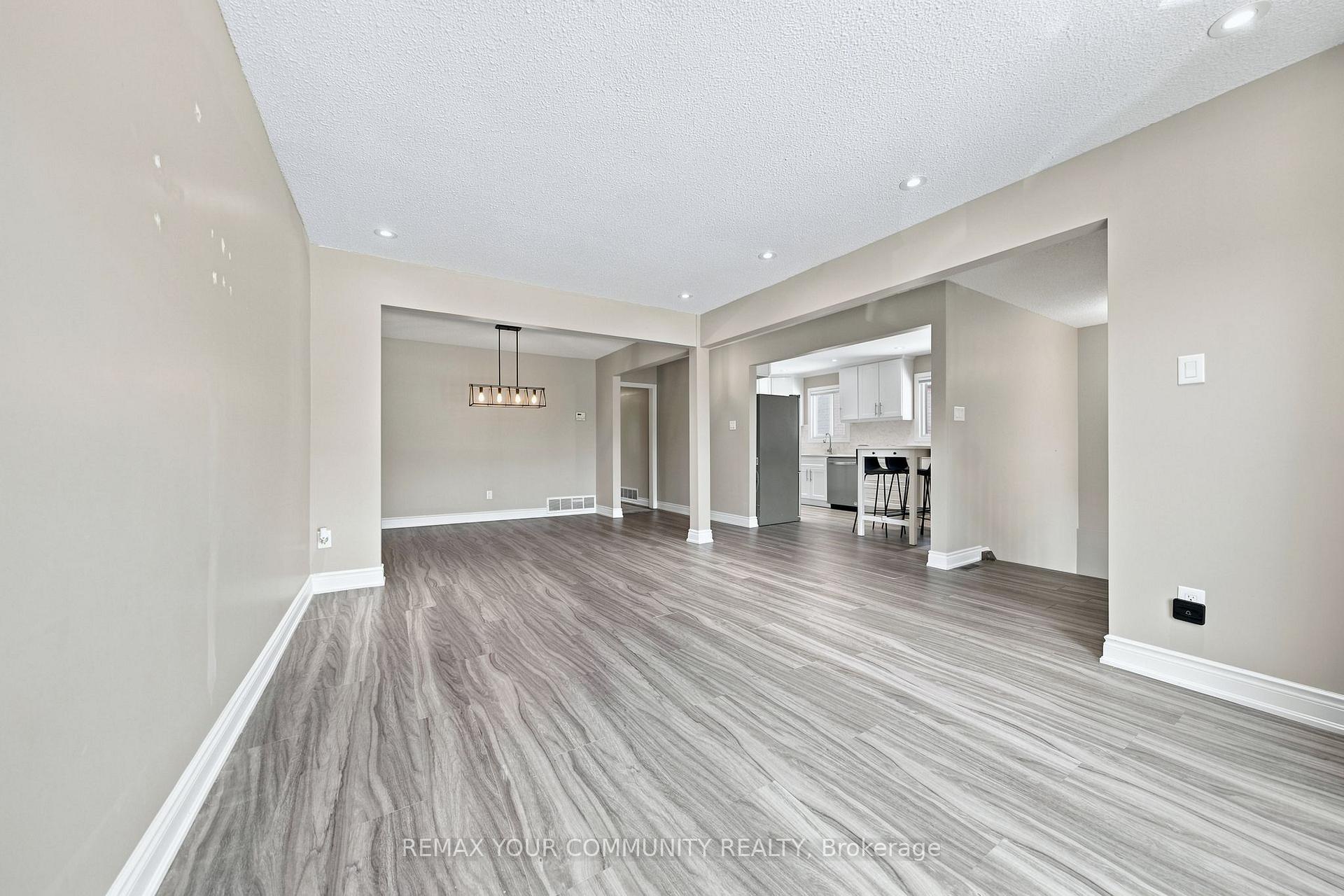 Photo 7 of Unit Upper, 36 Roseville Drive, Brampton, Brampton South — HOMEH
