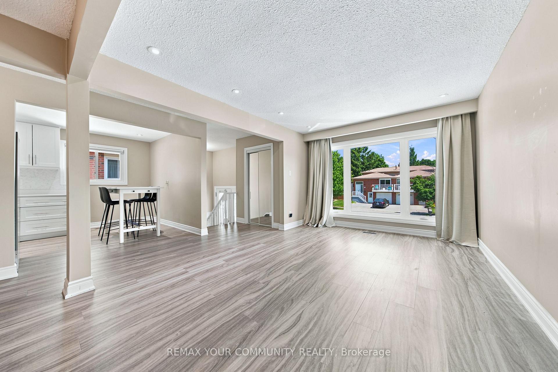 Photo 10 of Unit Upper, 36 Roseville Drive, Brampton, Brampton South — HOMEH