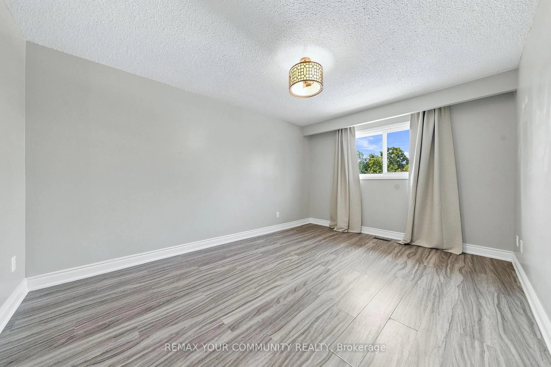 Photo 24 of Unit Upper, 36 Roseville Drive, Brampton, Brampton South — HOMEH
