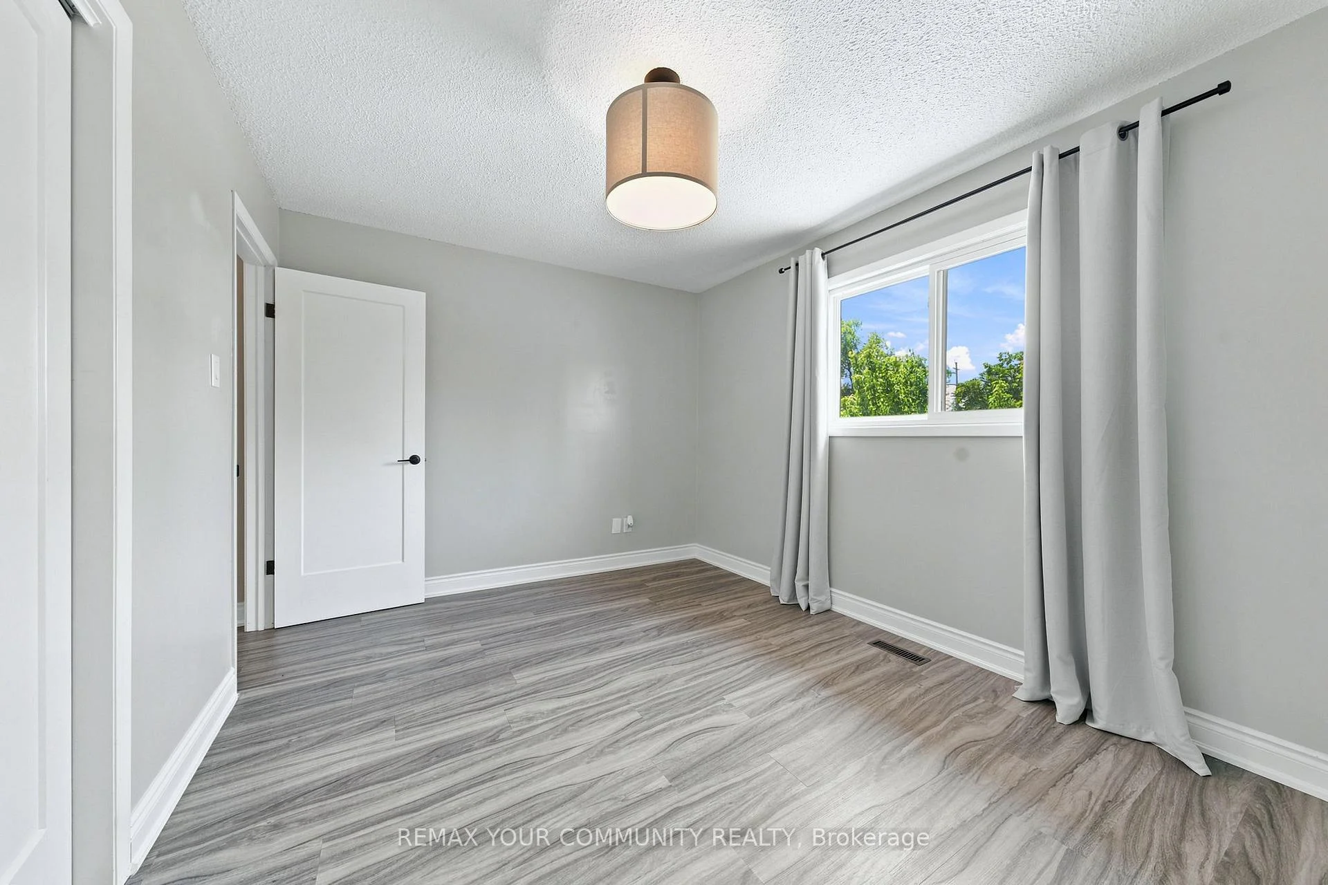 Photo 29 of Unit Upper, 36 Roseville Drive, Brampton, Brampton South — HOMEH
