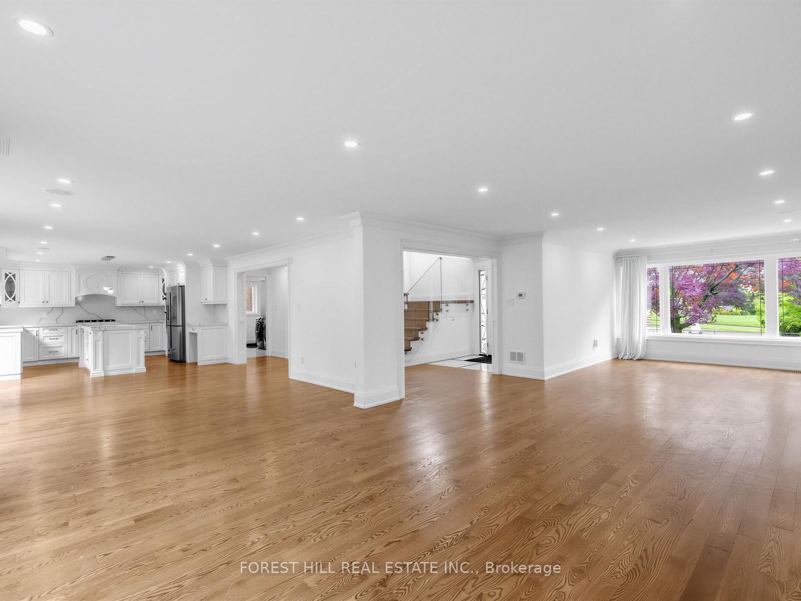 Photo 7 of 33 Warlock Crescent, North York, Bayview Woods-Steeles — HOMEH