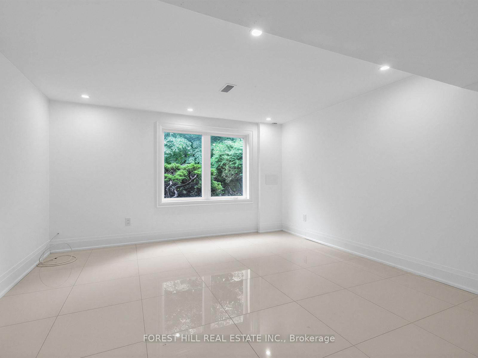 Photo 31 of 33 Warlock Crescent, North York, Bayview Woods-Steeles — HOMEH