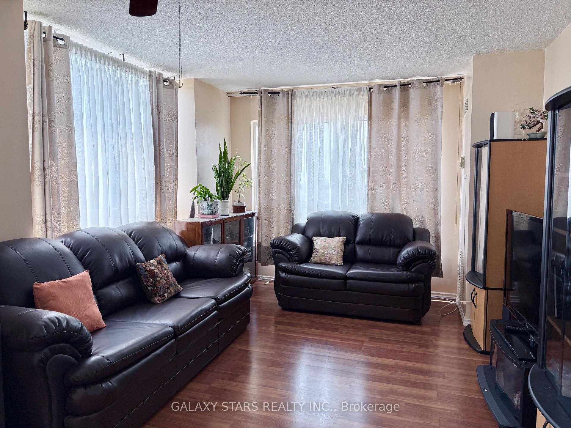 Photo of Unit 1410, 2550 Lawrence Avenue E