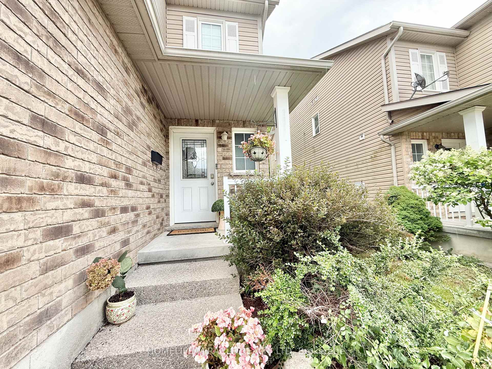 Photo 2 of 312 Tagge Crescent, Kitchener, Bridgeport — HOMEH