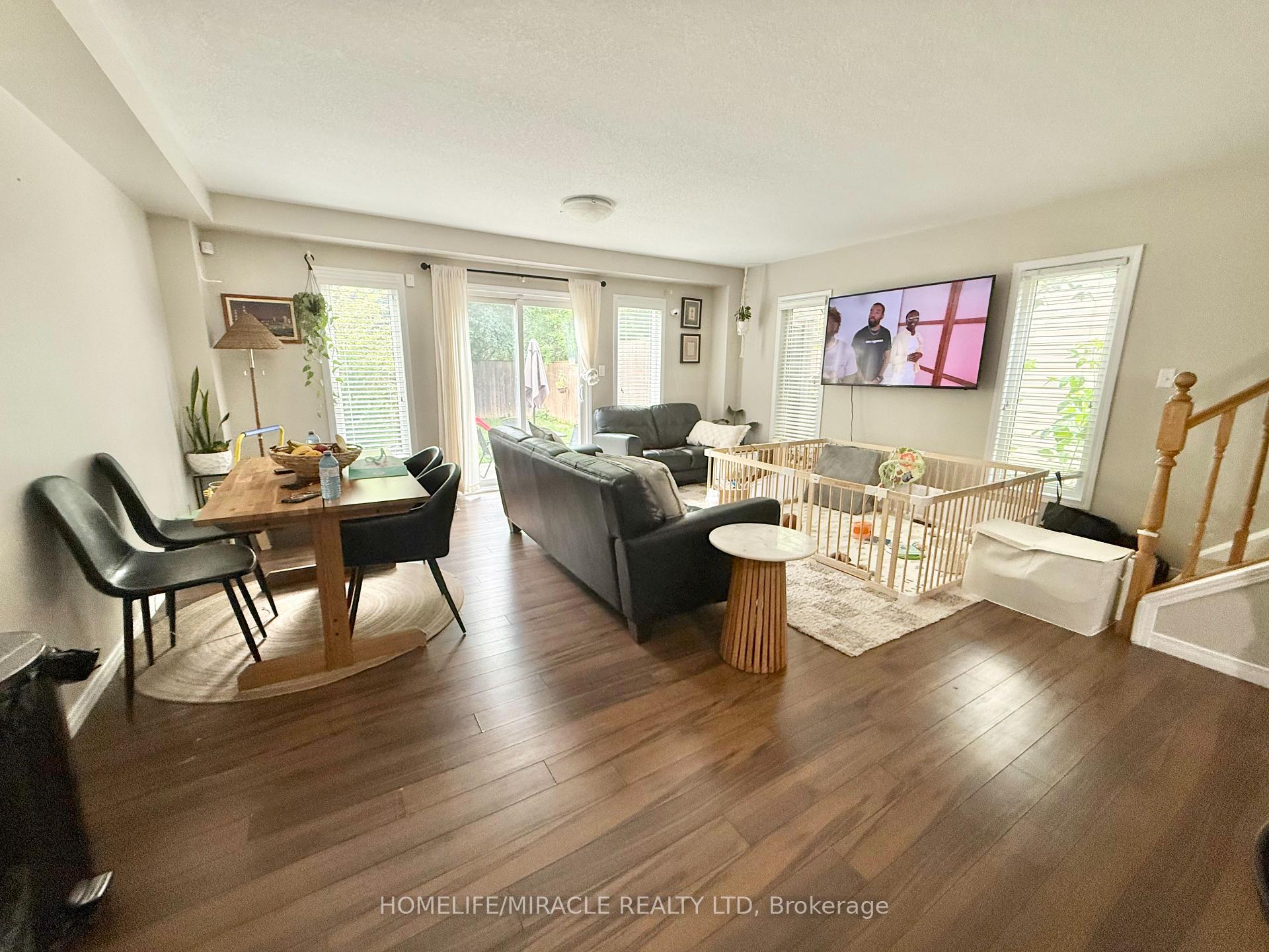 Photo 4 of 312 Tagge Crescent, Kitchener, Bridgeport — HOMEH