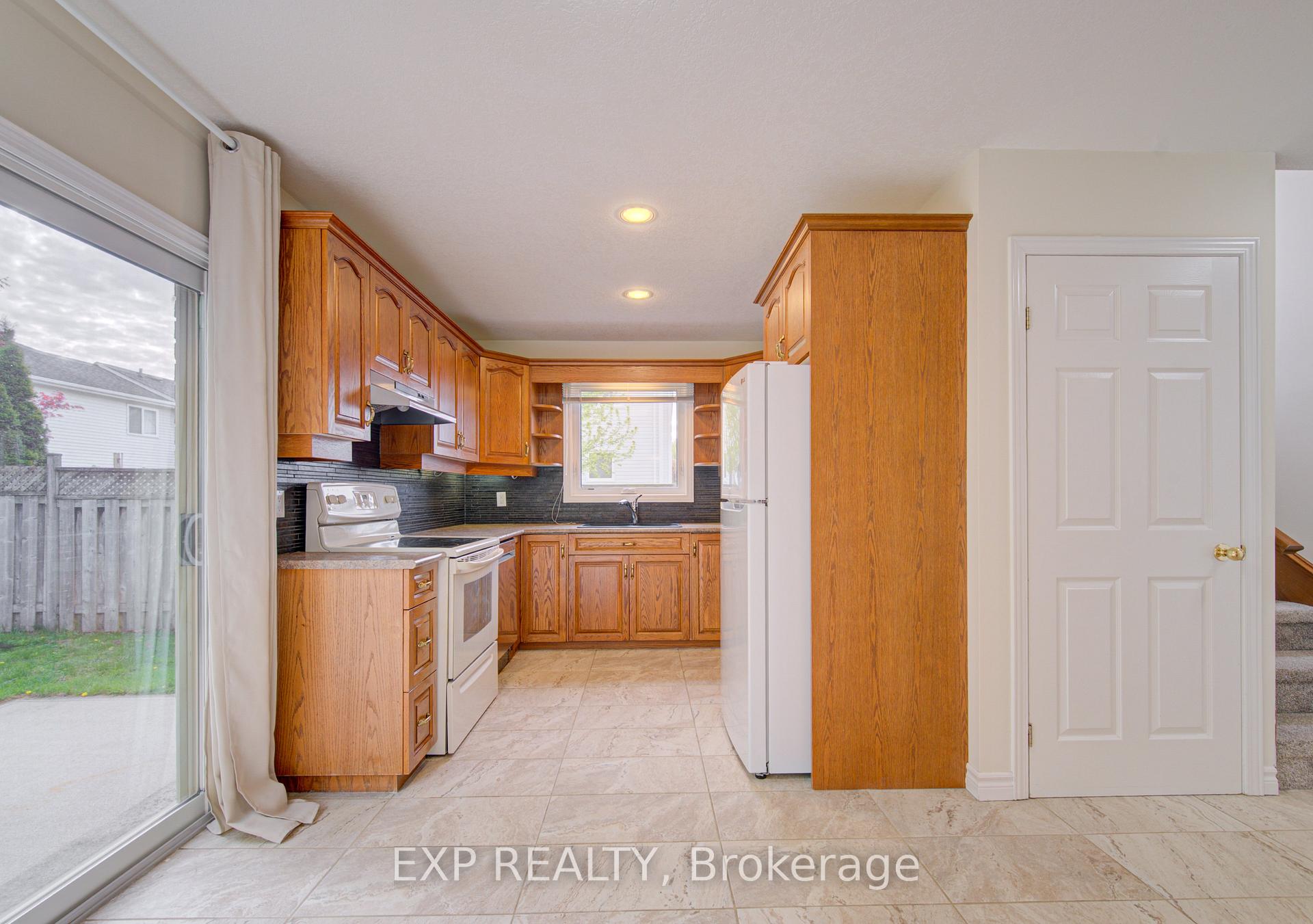 Photo 10 of 225 Dartmoor Crescent, Waterloo, Bridgeport — HOMEH