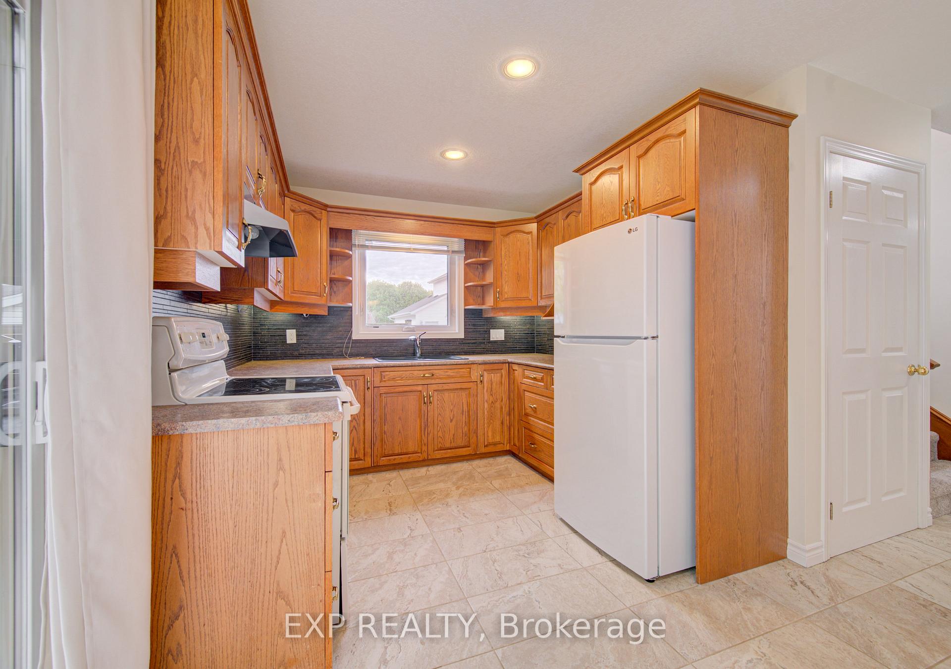 Photo 11 of 225 Dartmoor Crescent, Waterloo, Bridgeport — HOMEH