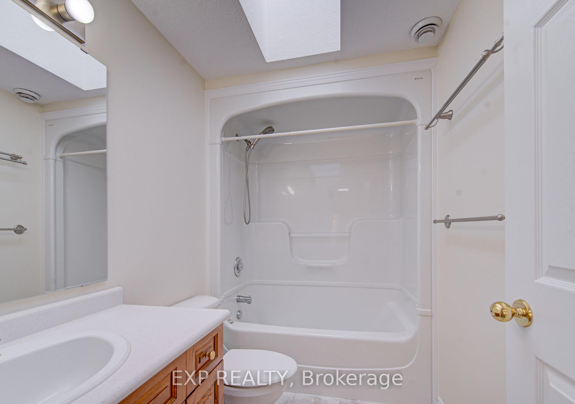 Photo 18 of 225 Dartmoor Crescent, Waterloo, Bridgeport — HOMEH