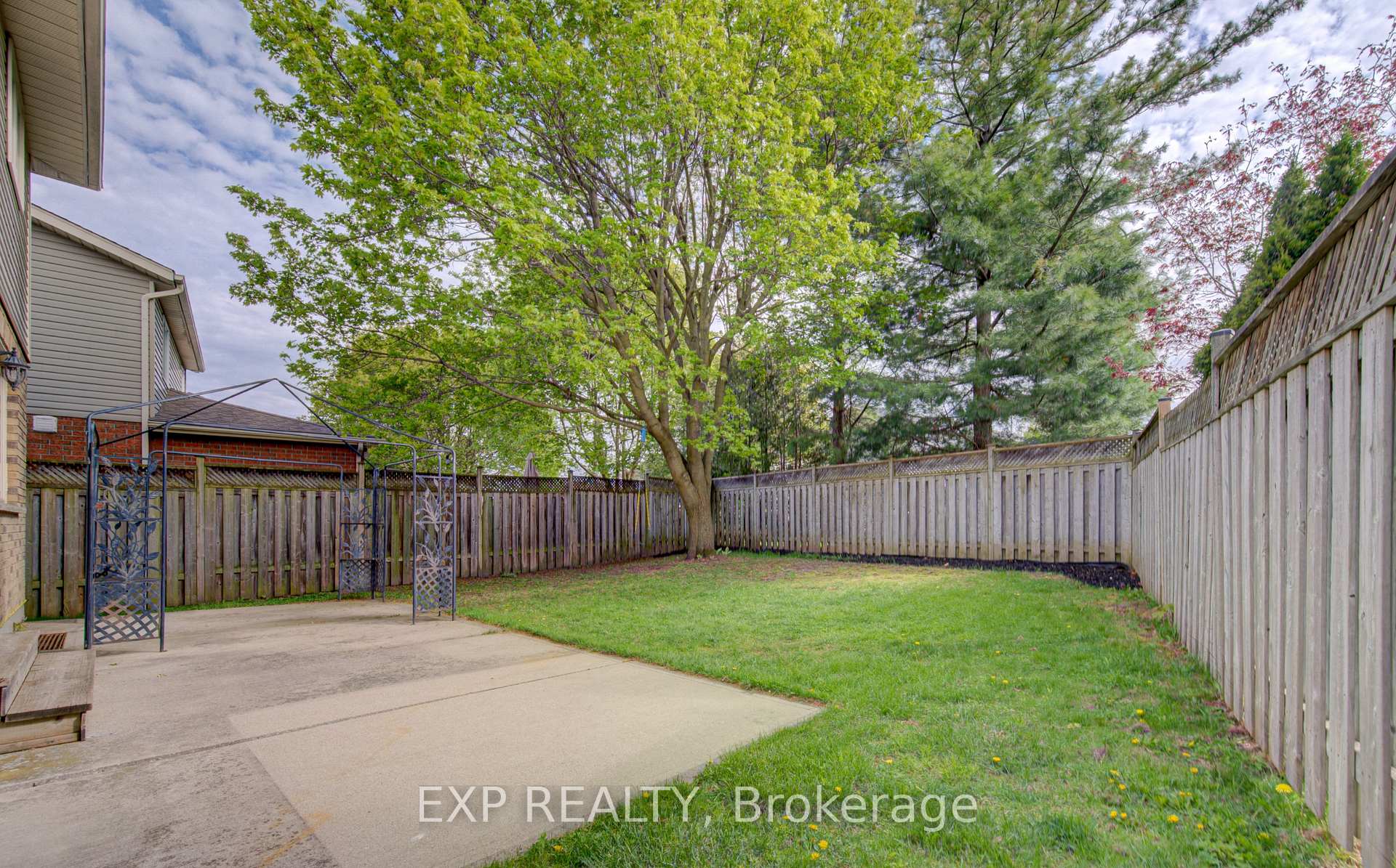 Photo 24 of 225 Dartmoor Crescent, Waterloo, Bridgeport — HOMEH