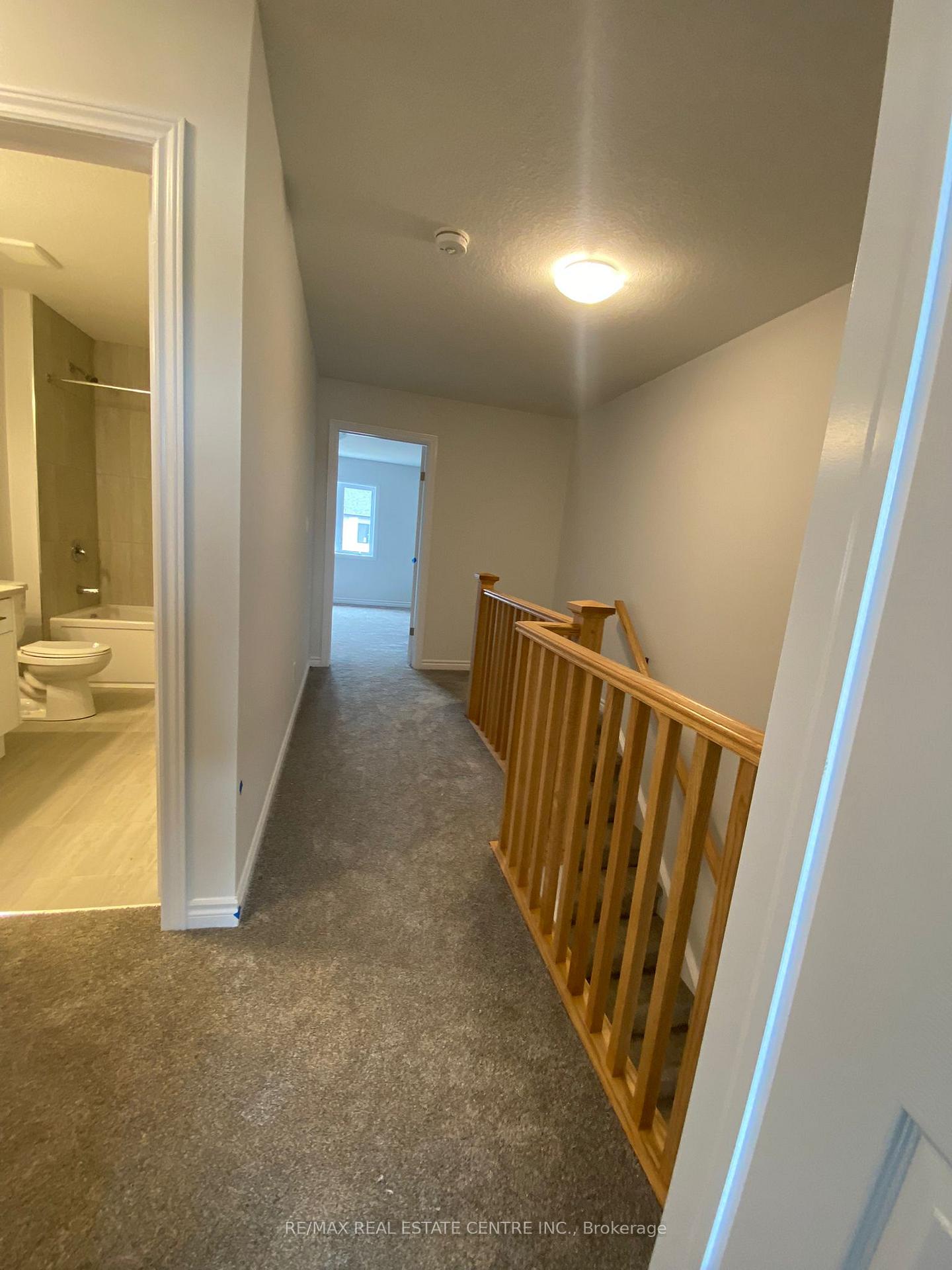 Photo 15 of 3028 Turner Crescent, London, South U — HOMEH