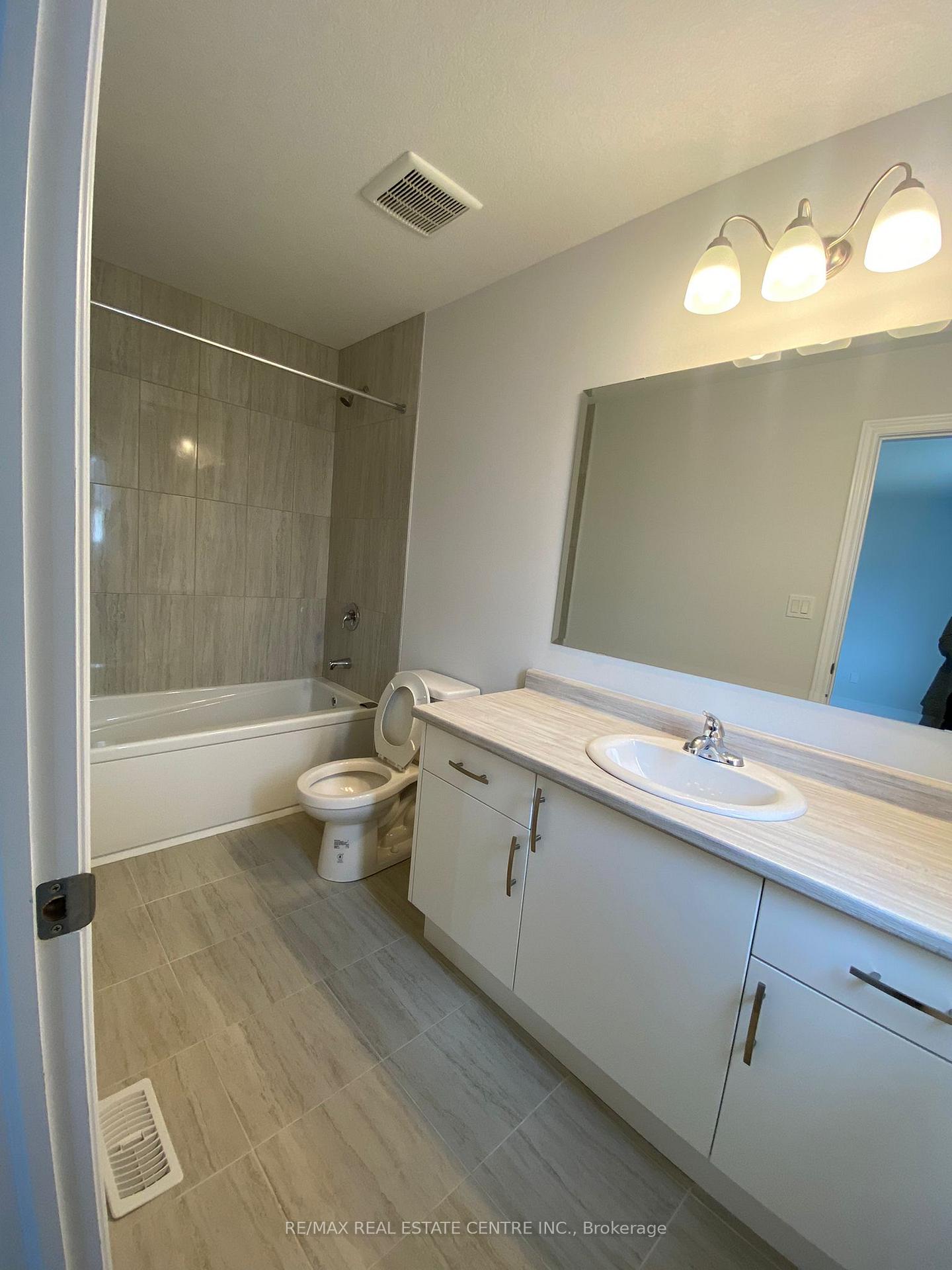 Photo 17 of 3028 Turner Crescent, London, South U — HOMEH