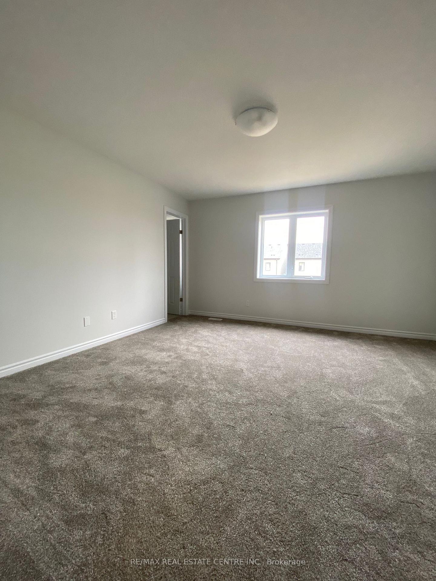 Photo 20 of 3028 Turner Crescent, London, South U — HOMEH