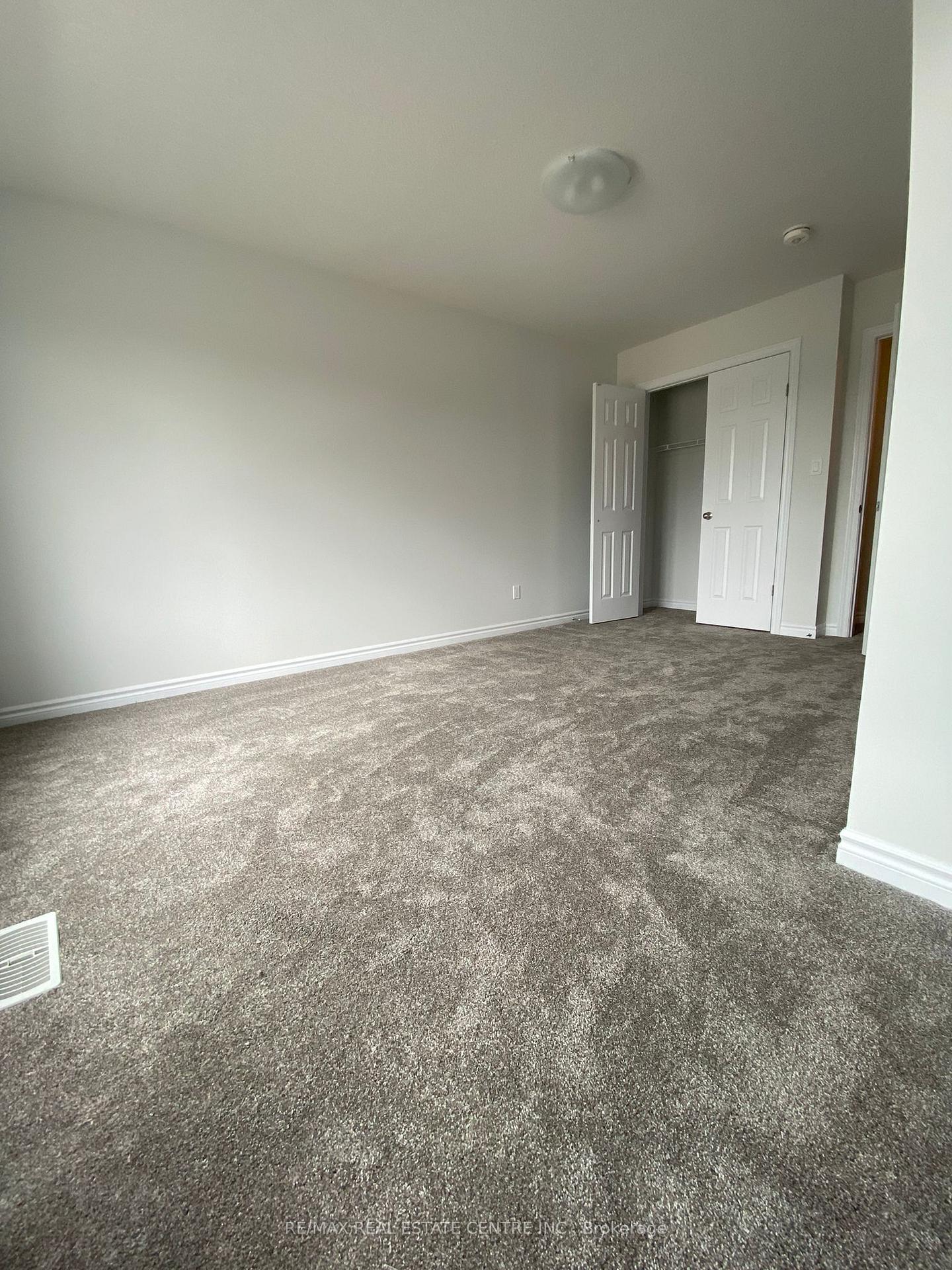Photo 21 of 3028 Turner Crescent, London, South U — HOMEH