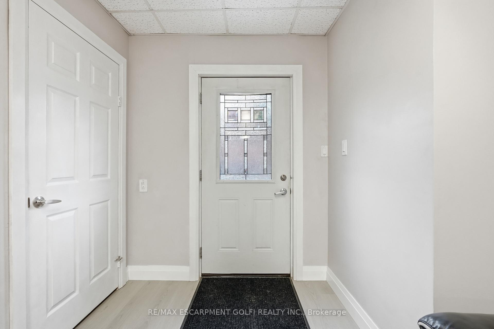 Photo 4 of 5196 Fourth Avenue, Niagara Falls, Cherrywood — HOMEH