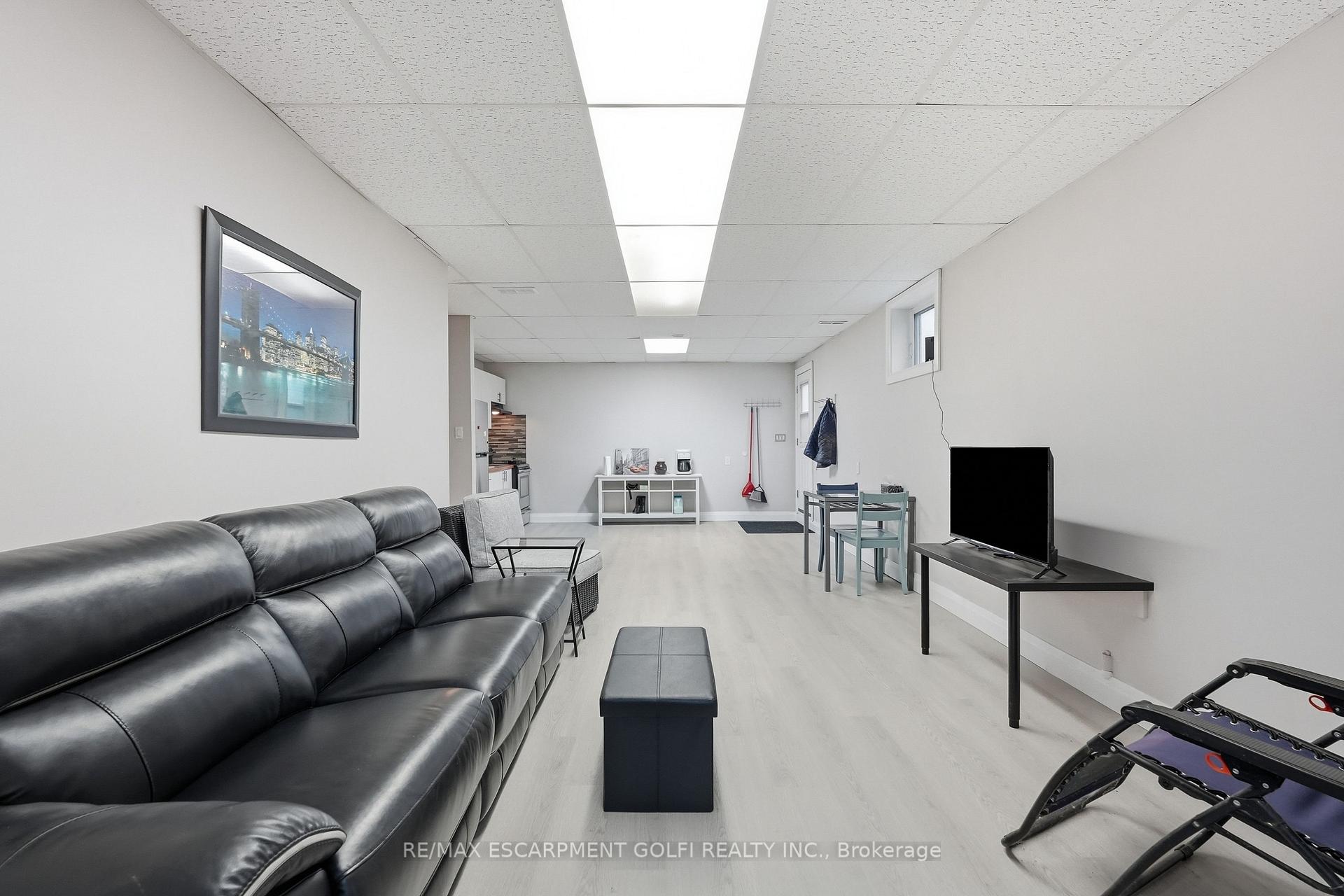 Photo 5 of 5196 Fourth Avenue, Niagara Falls, Cherrywood — HOMEH
