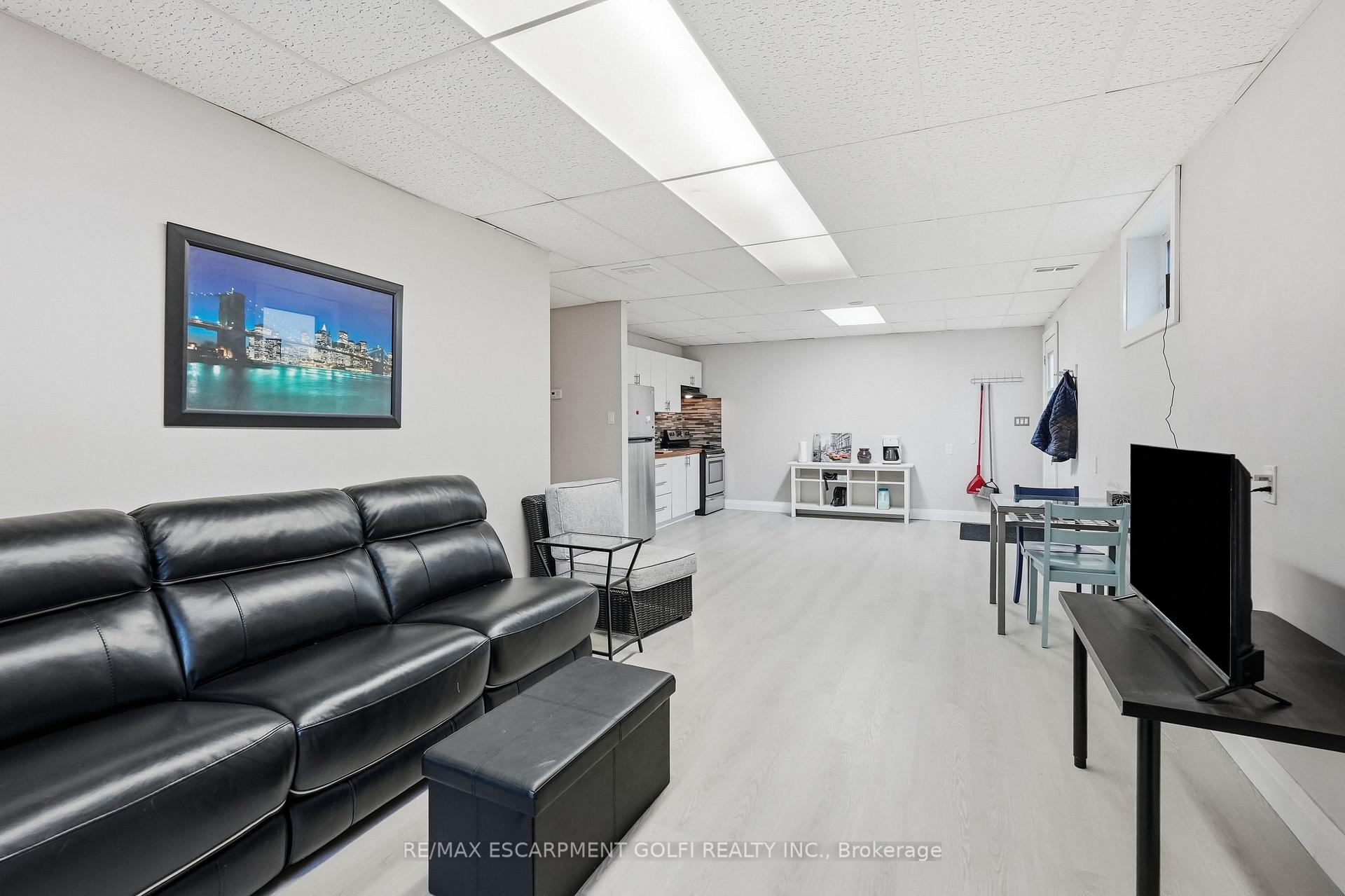 Photo 7 of 5196 Fourth Avenue, Niagara Falls, Cherrywood — HOMEH