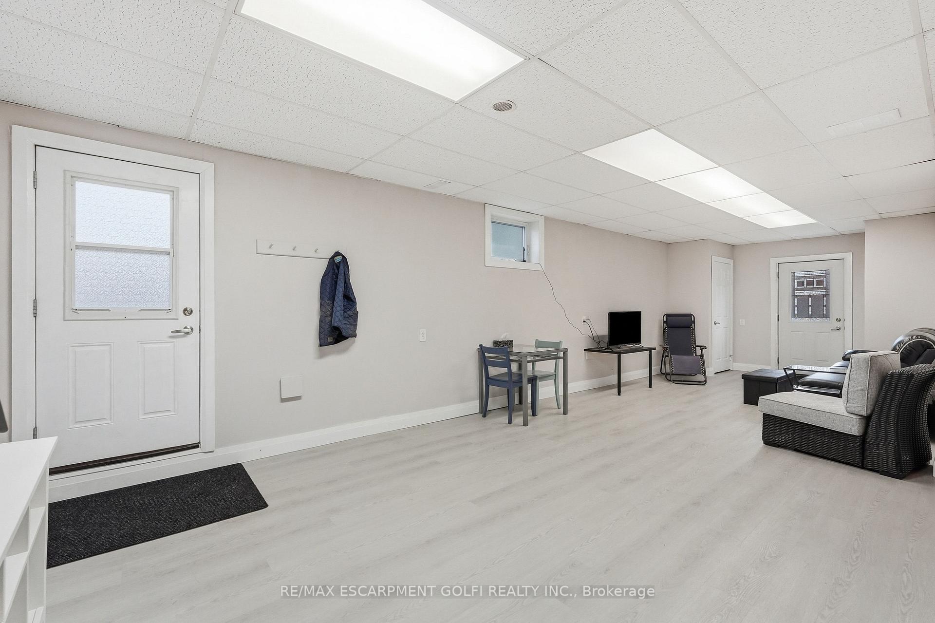 Photo 11 of 5196 Fourth Avenue, Niagara Falls, Cherrywood — HOMEH