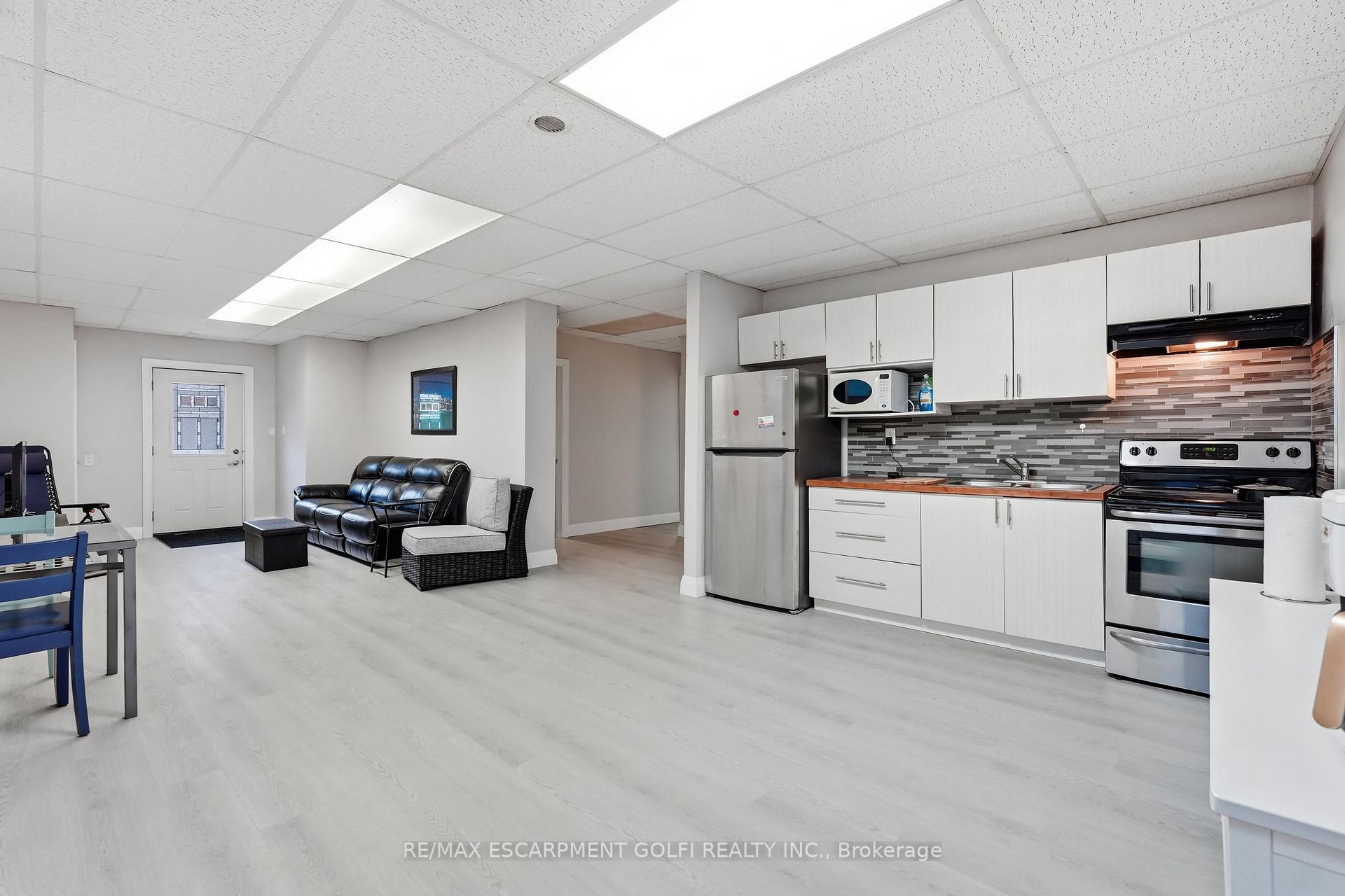 Photo 16 of 5196 Fourth Avenue, Niagara Falls, Cherrywood — HOMEH