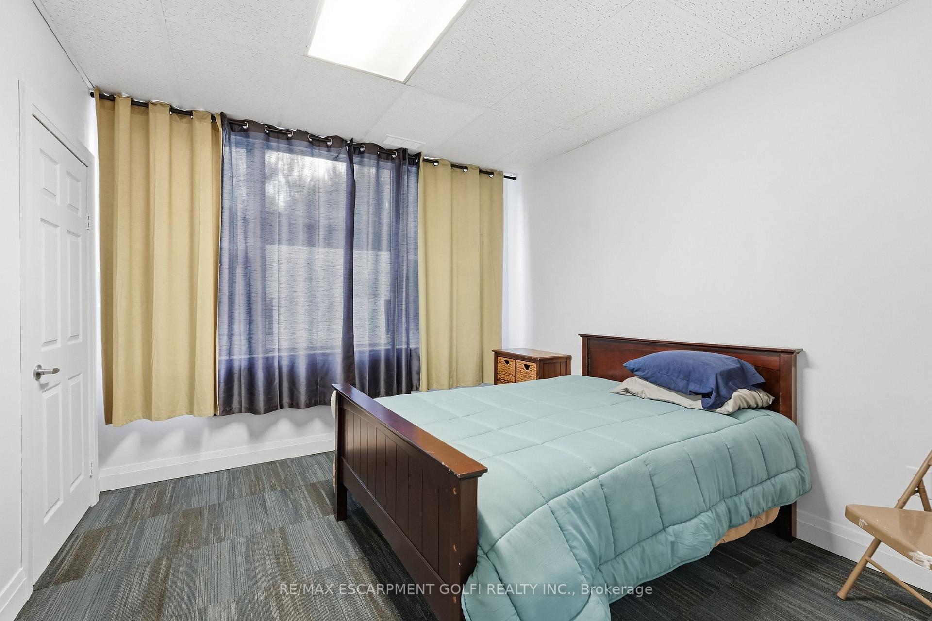Photo 18 of 5196 Fourth Avenue, Niagara Falls, Cherrywood — HOMEH