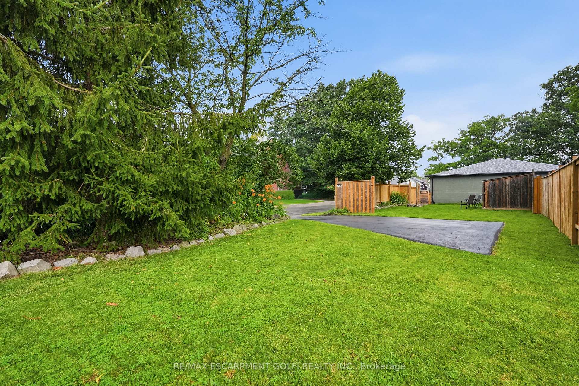Photo 34 of 5196 Fourth Avenue, Niagara Falls, Cherrywood — HOMEH