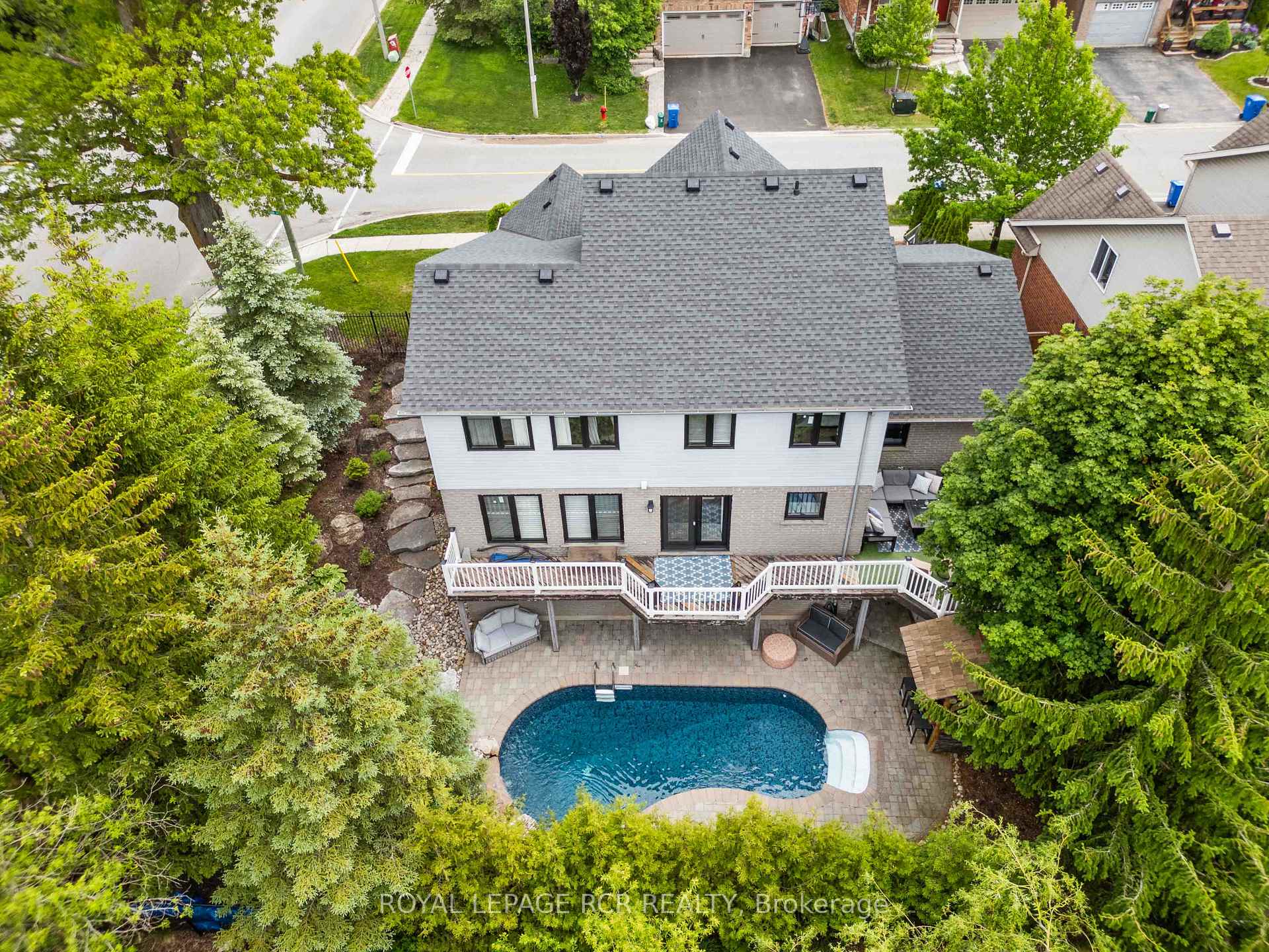 Photo 2 of 118 Oak Ridge Drive, Orangeville — HOMEH