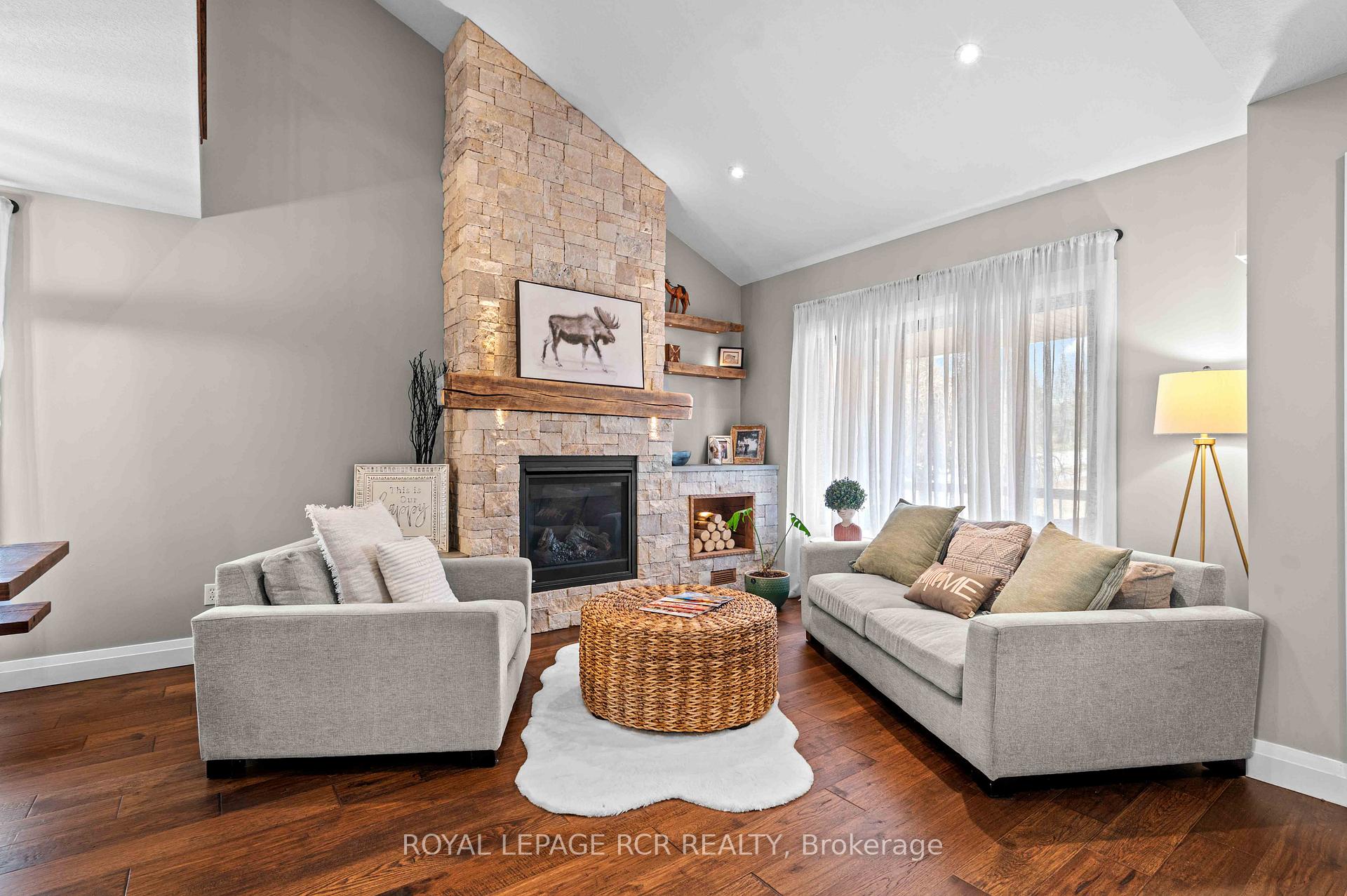 Photo 6 of 118 Oak Ridge Drive, Orangeville — HOMEH