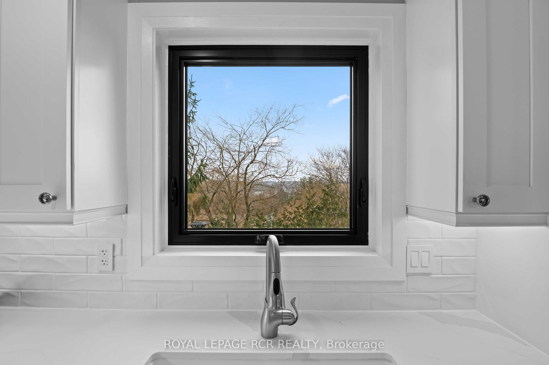 Photo 16 of 118 Oak Ridge Drive, Orangeville — HOMEH