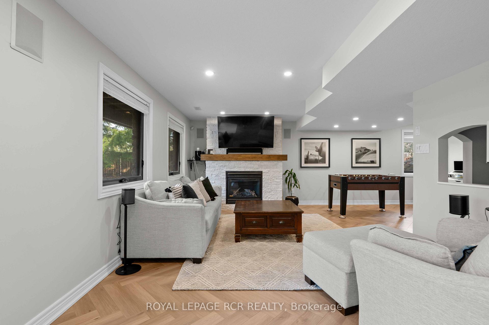 Photo 38 of 118 Oak Ridge Drive, Orangeville — HOMEH