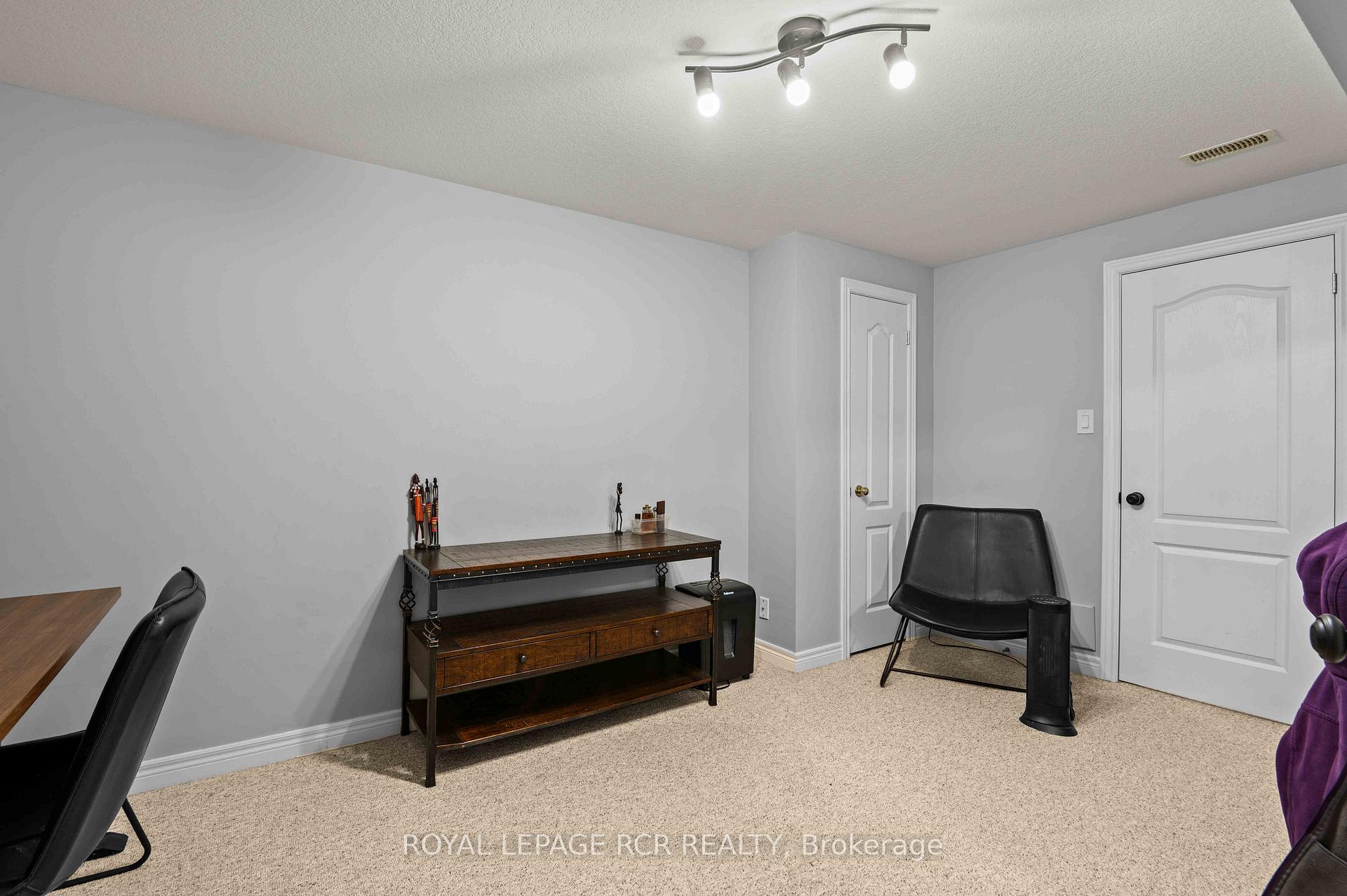 Photo 41 of 118 Oak Ridge Drive, Orangeville — HOMEH