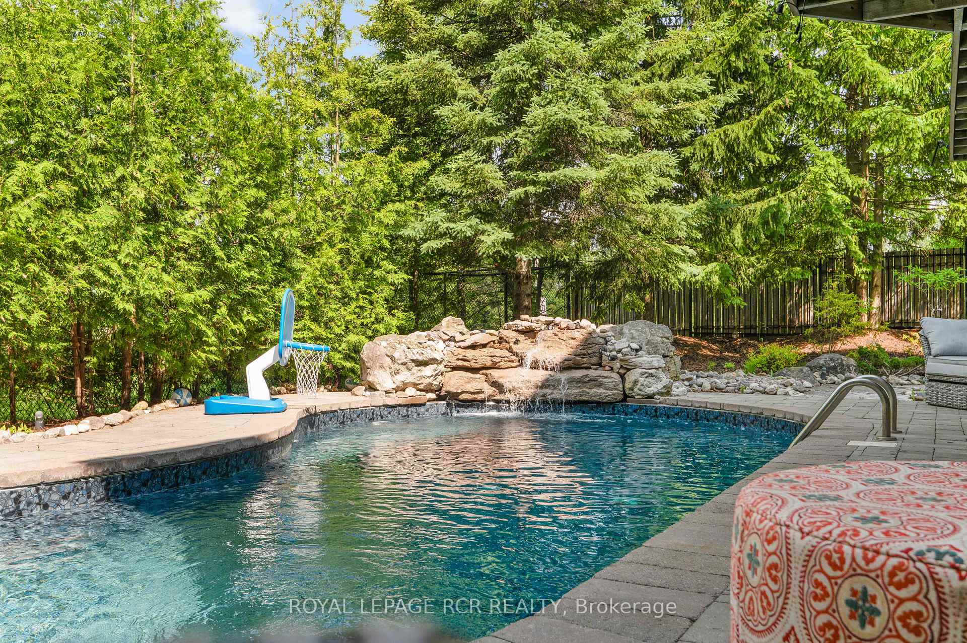 Photo 46 of 118 Oak Ridge Drive, Orangeville — HOMEH