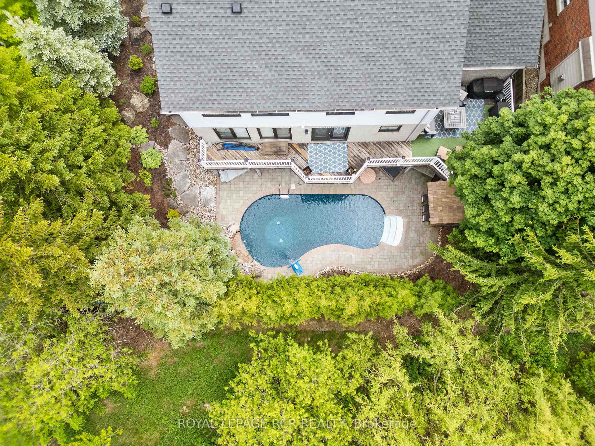 Photo 48 of 118 Oak Ridge Drive, Orangeville — HOMEH
