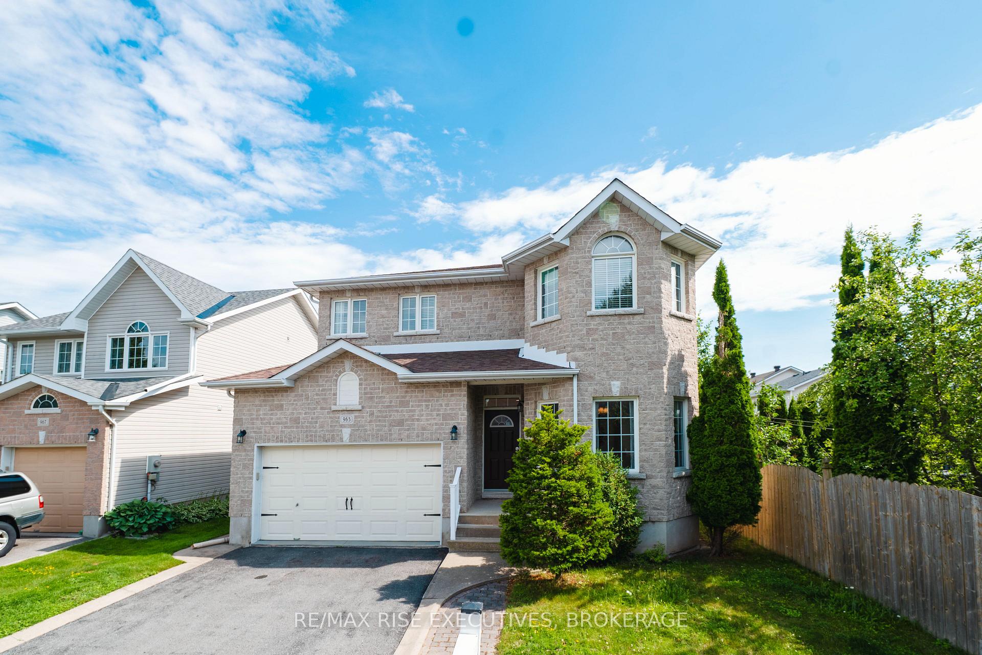 Photo 1 of 963 Bluffwood Avenue, Kingston, Kingston East (Incl Barret Crt) — HOMEH