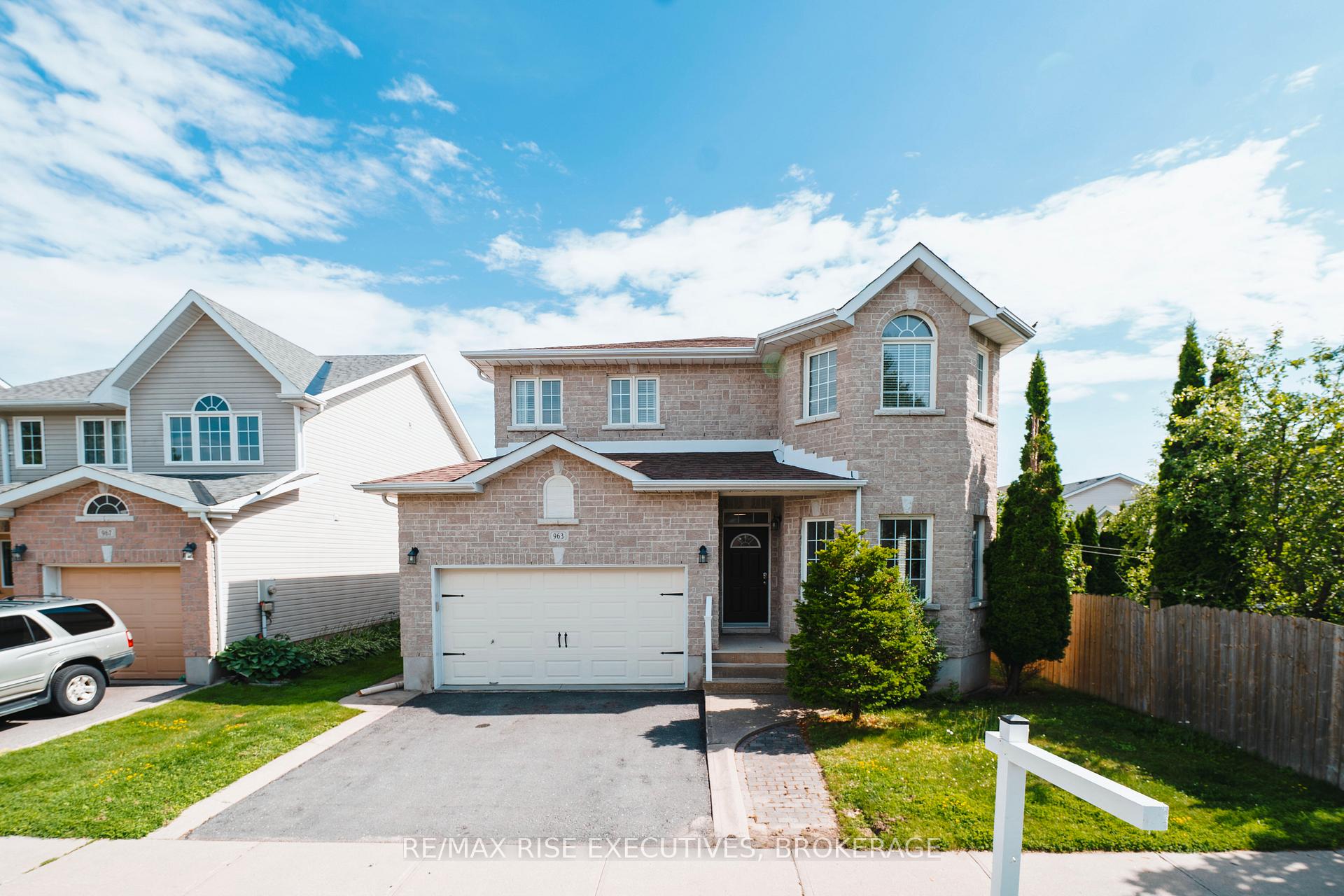 Photo 3 of 963 Bluffwood Avenue, Kingston, Kingston East (Incl Barret Crt) — HOMEH