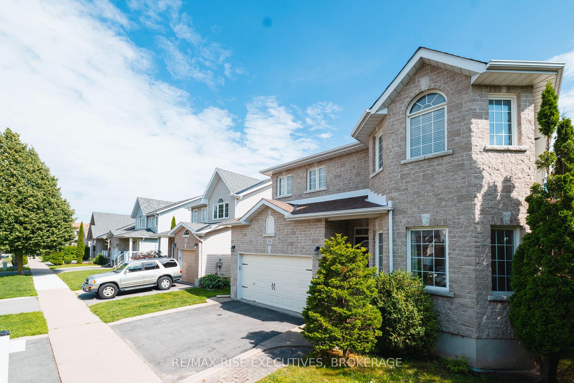 Photo 5 of 963 Bluffwood Avenue, Kingston, Kingston East (Incl Barret Crt) — HOMEH