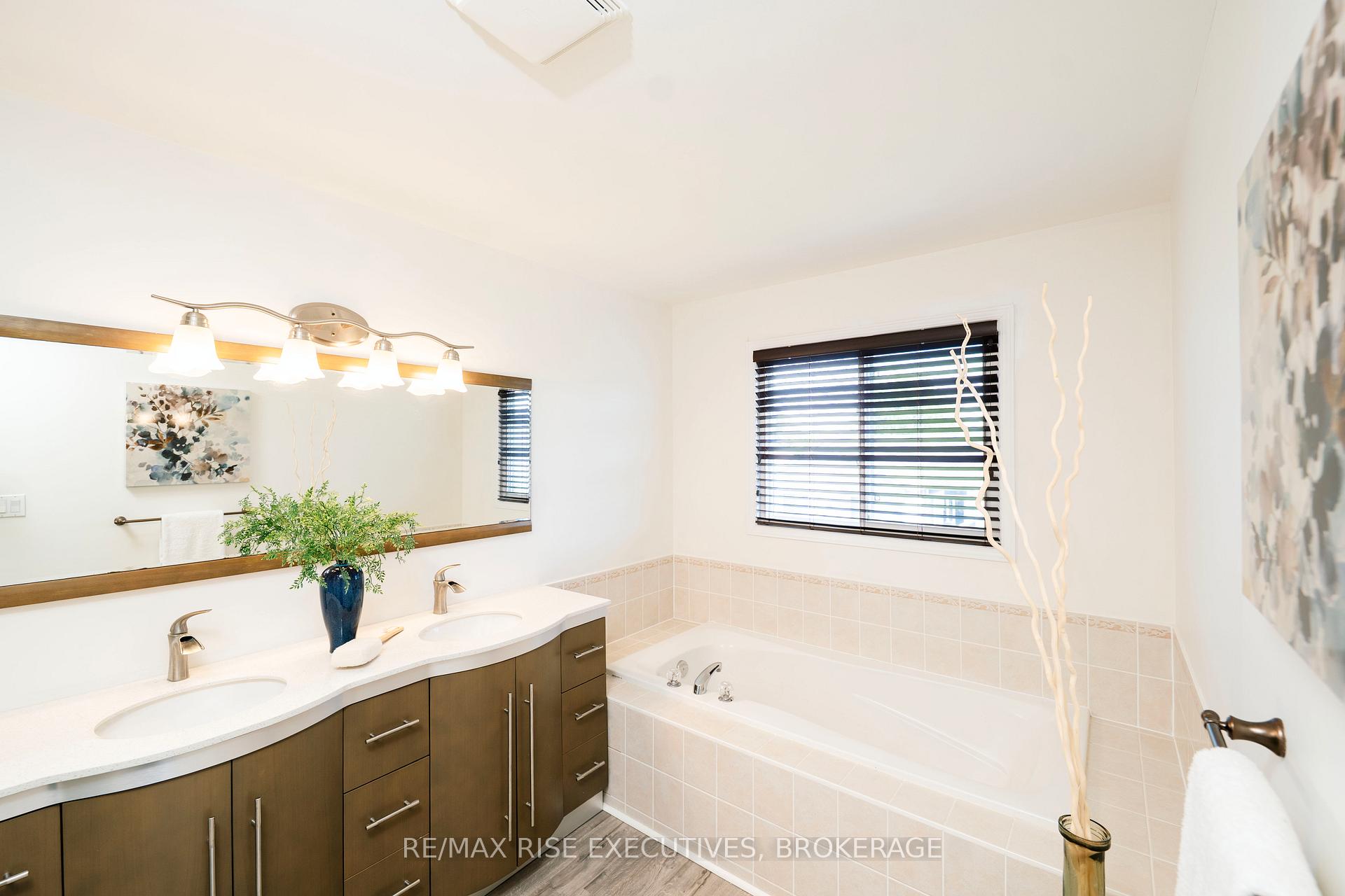 Photo 30 of 963 Bluffwood Avenue, Kingston, Kingston East (Incl Barret Crt) — HOMEH