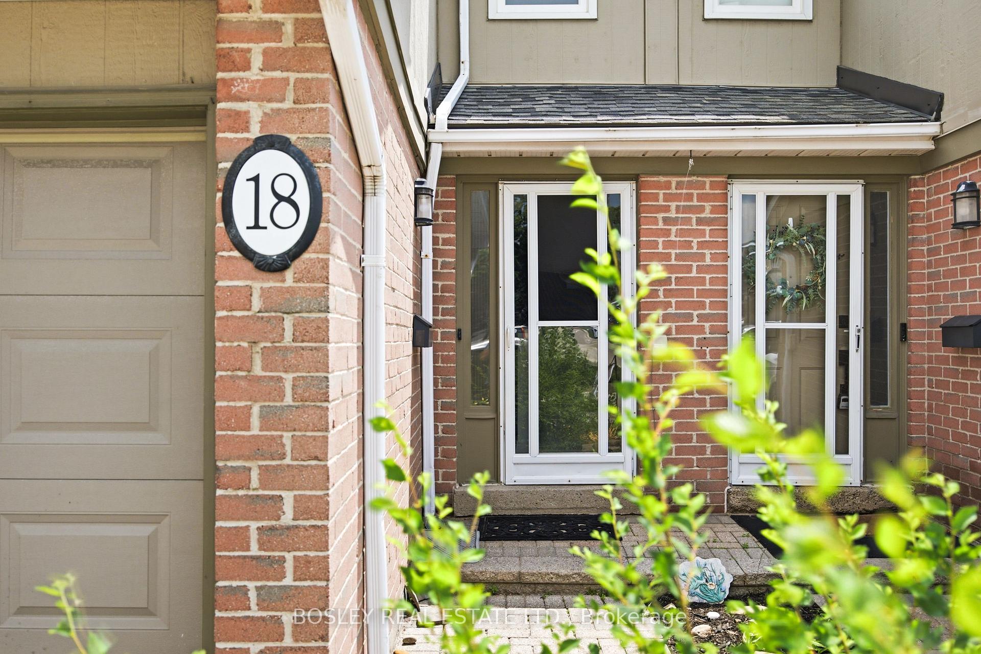 Photo 1 of Unit 18, 3079 Fifth Line W, Mississauga, Erin Mills — HOMEH