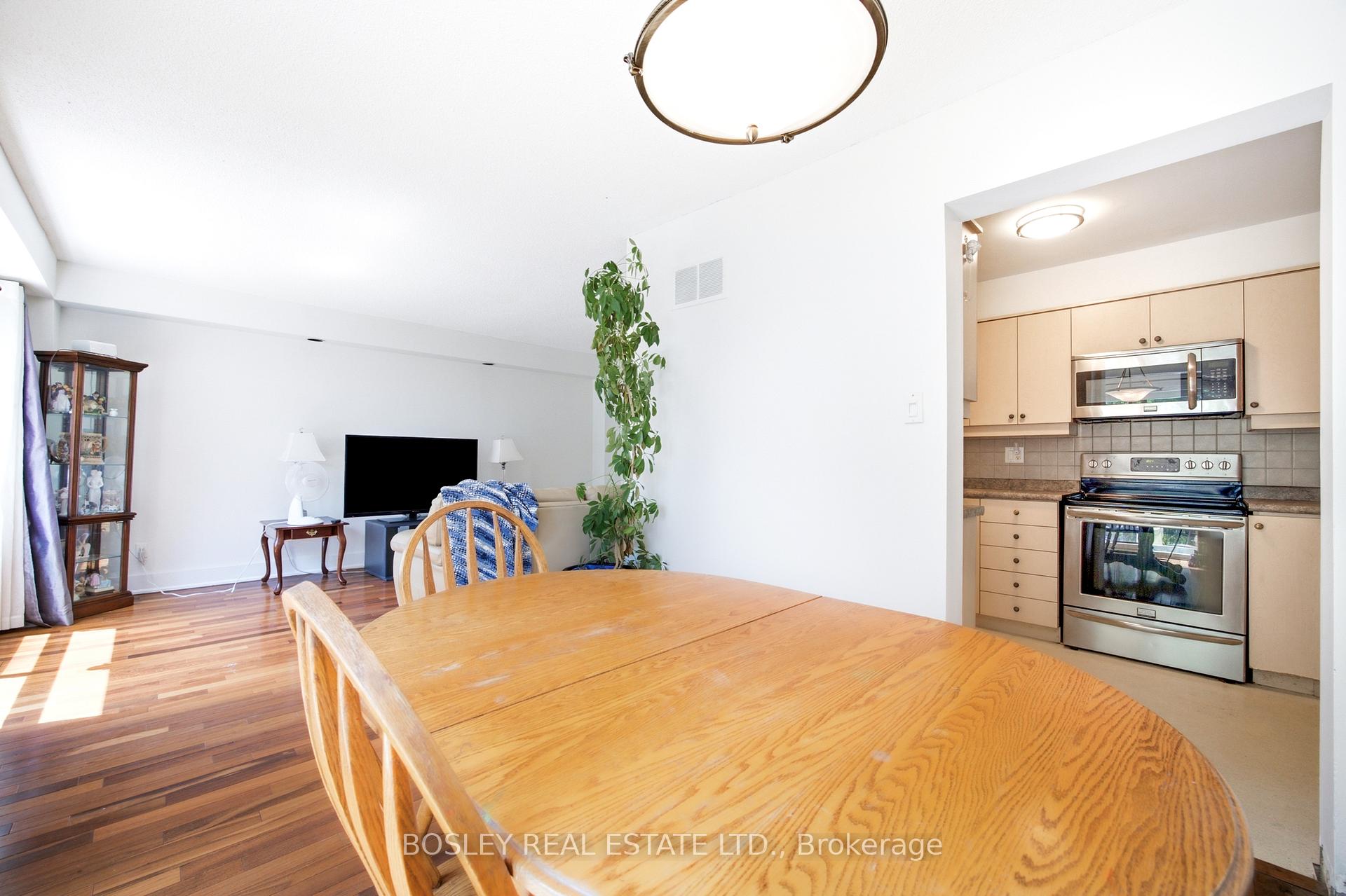Photo 14 of Unit 18, 3079 Fifth Line W, Mississauga, Erin Mills — HOMEH