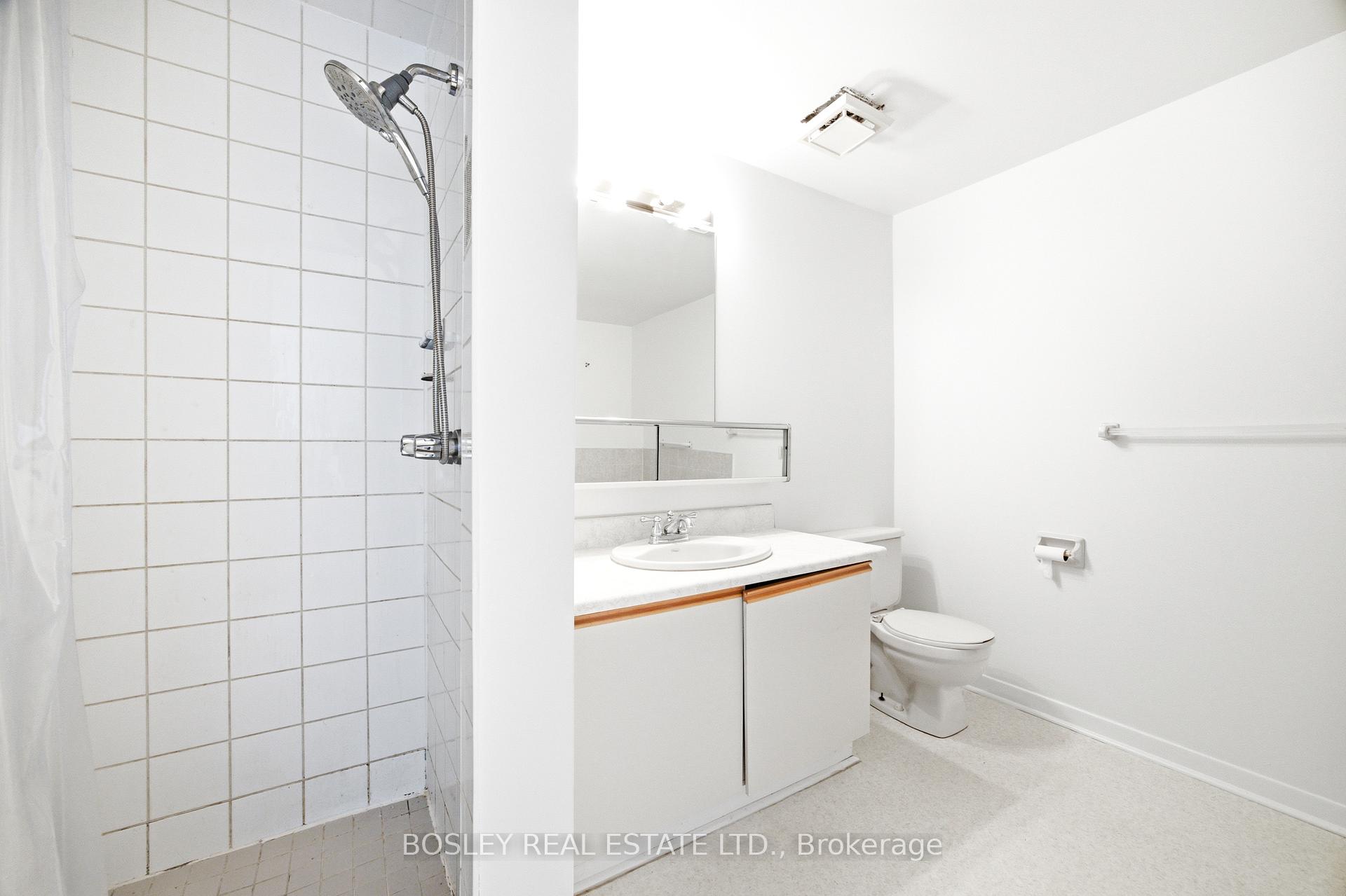 Photo 30 of Unit 18, 3079 Fifth Line W, Mississauga, Erin Mills — HOMEH