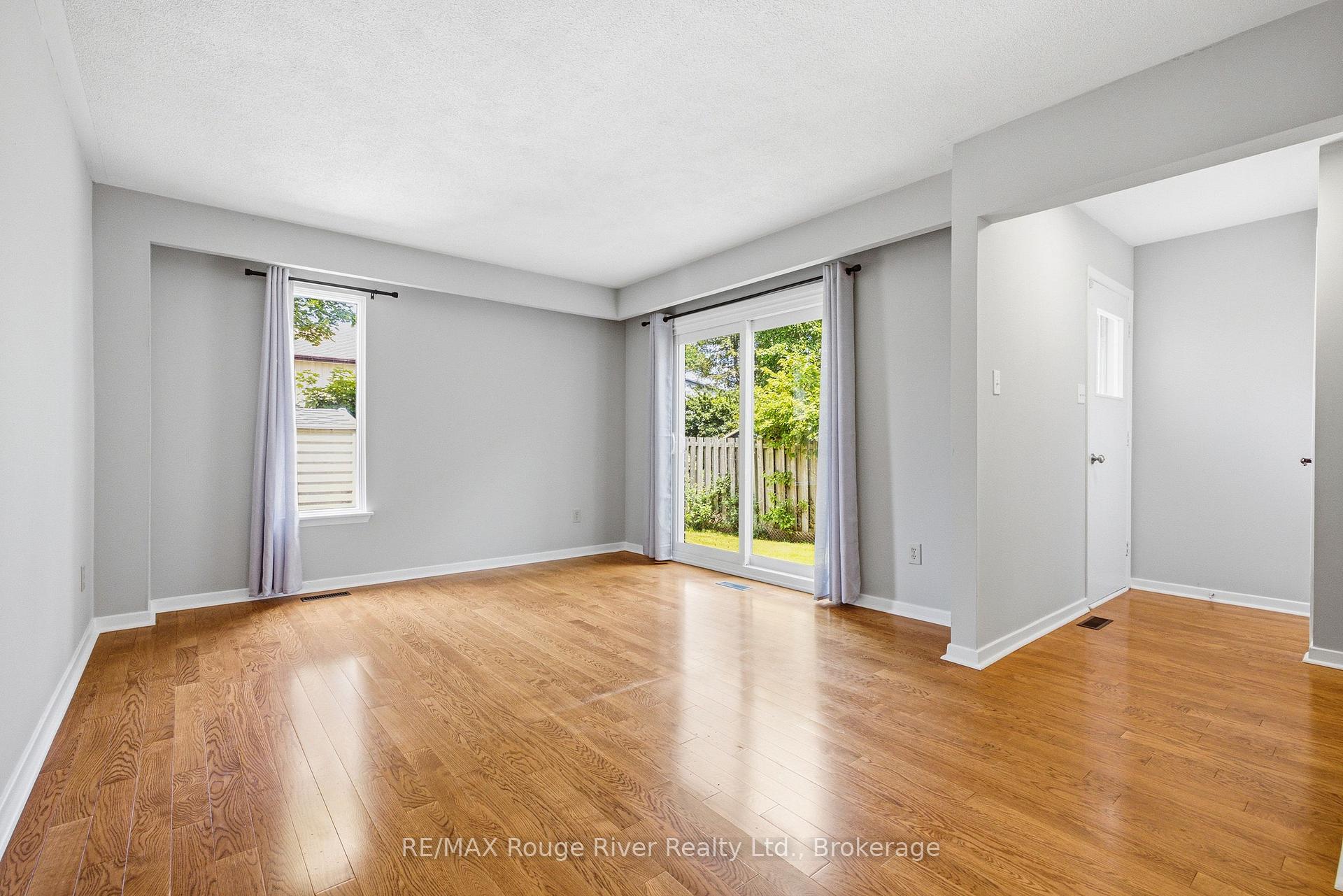 Photo 12 of 52 Rands Road, Ajax, South West — HOMEH