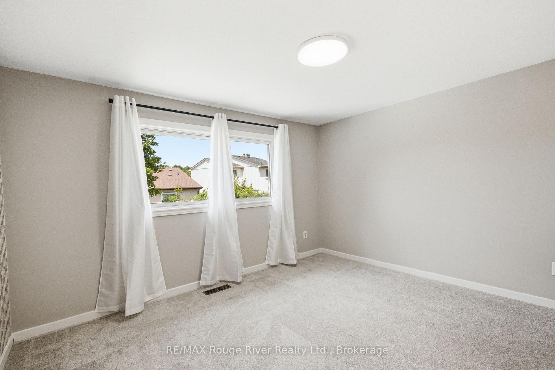 Photo 23 of 52 Rands Road, Ajax, South West — HOMEH