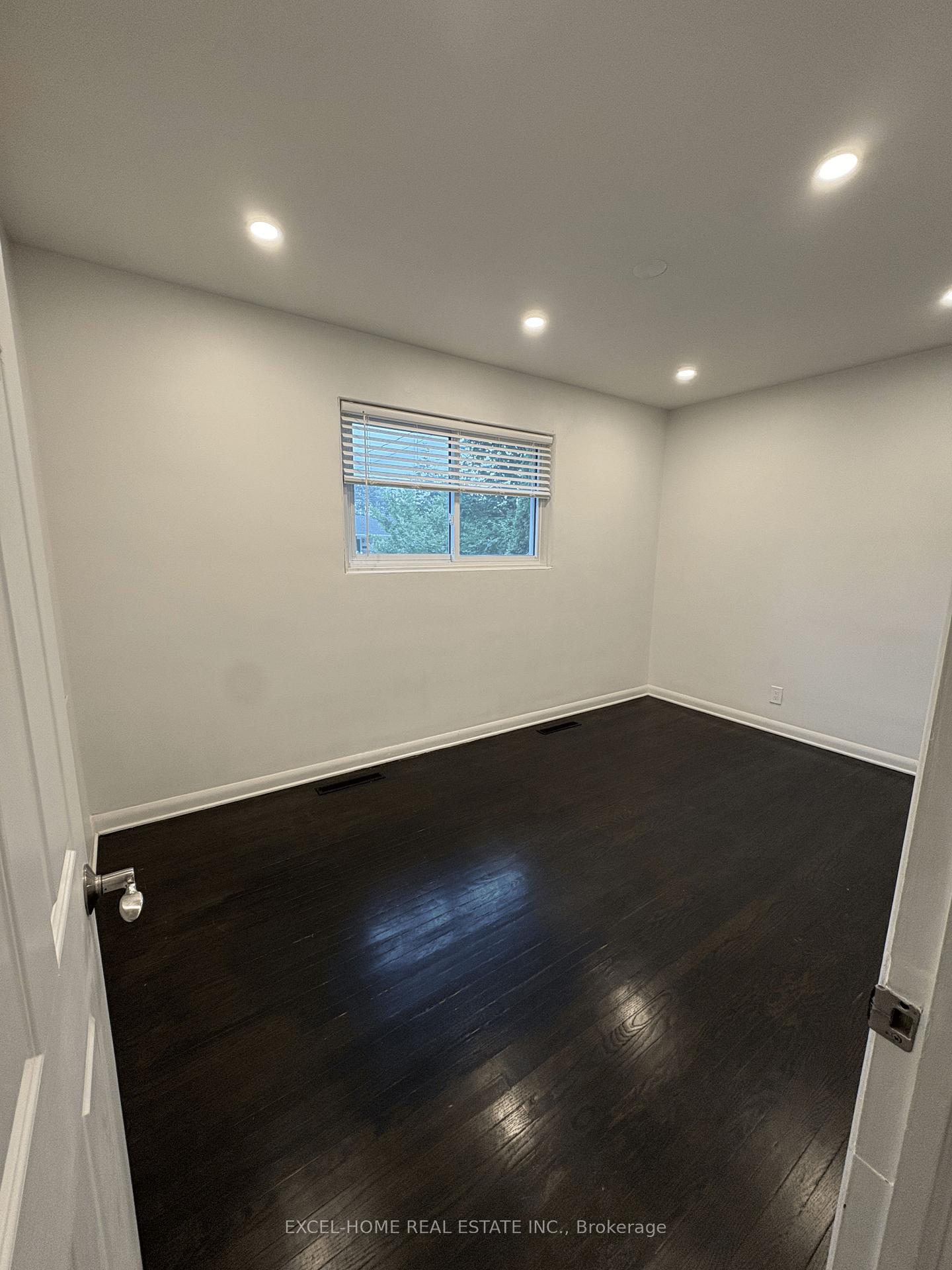 Photo 5 of 4503 Maplewood Avenue, Niagara Falls, Morrison — HOMEH