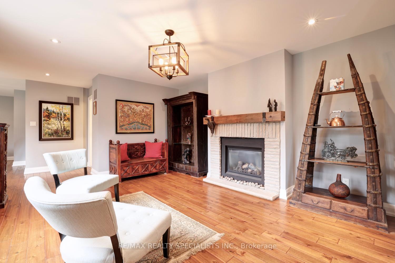 Photo 8 of 1301 Gatehouse Drive, Mississauga, Clarkson — HOMEH