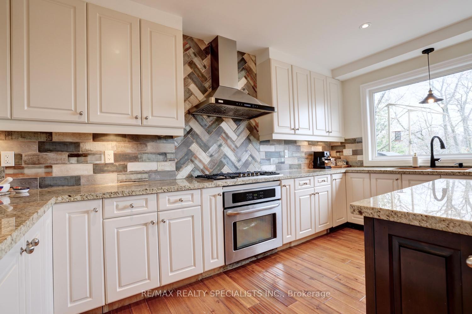 Photo 16 of 1301 Gatehouse Drive, Mississauga, Clarkson — HOMEH