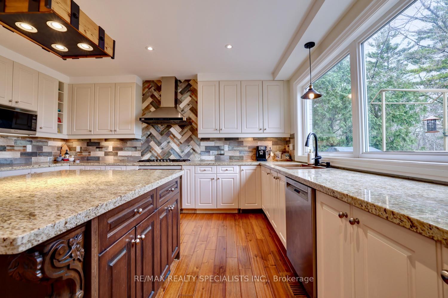 Photo 18 of 1301 Gatehouse Drive, Mississauga, Clarkson — HOMEH