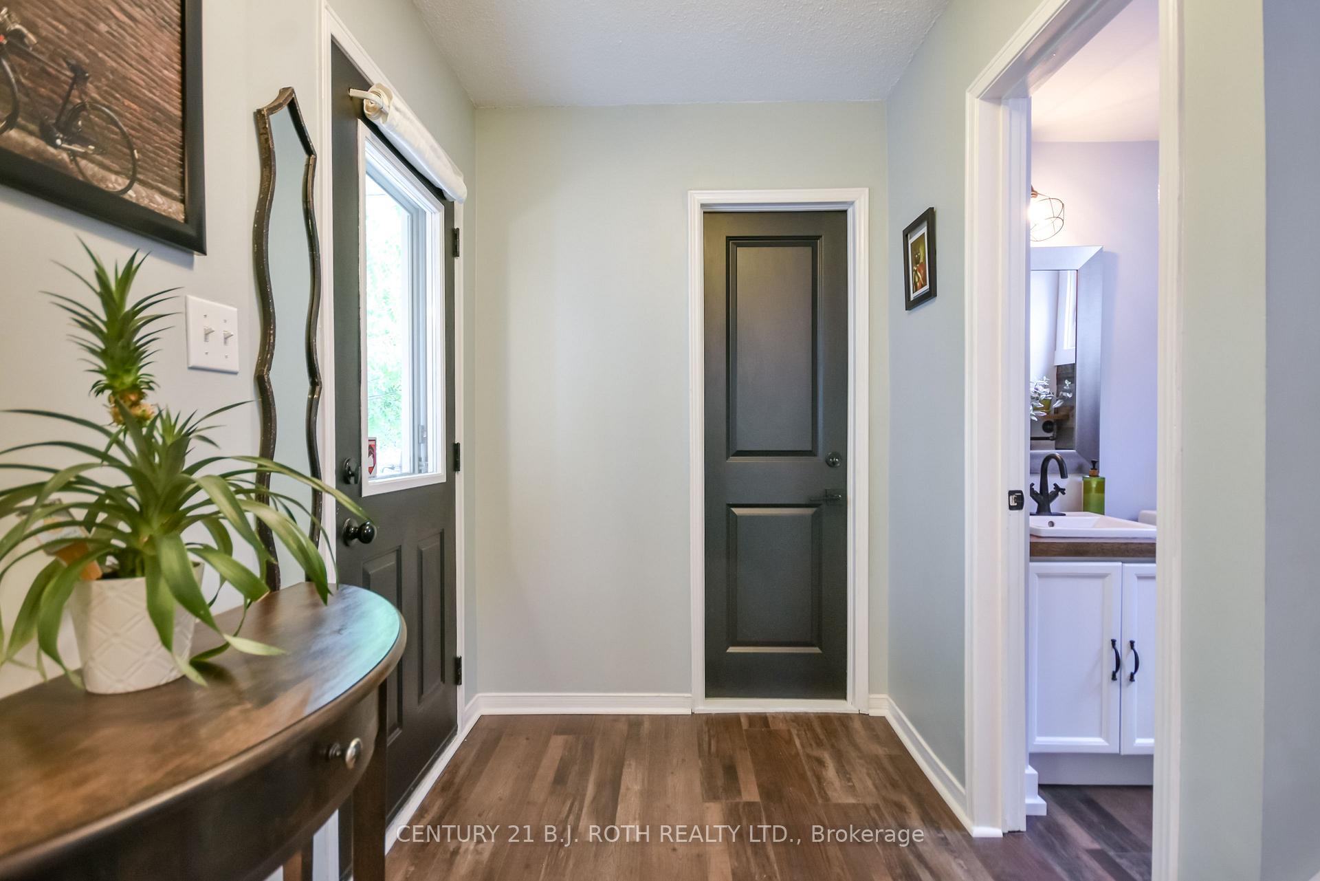 Photo 3 of 32 Patton Road, Barrie, Painswick North — HOMEH