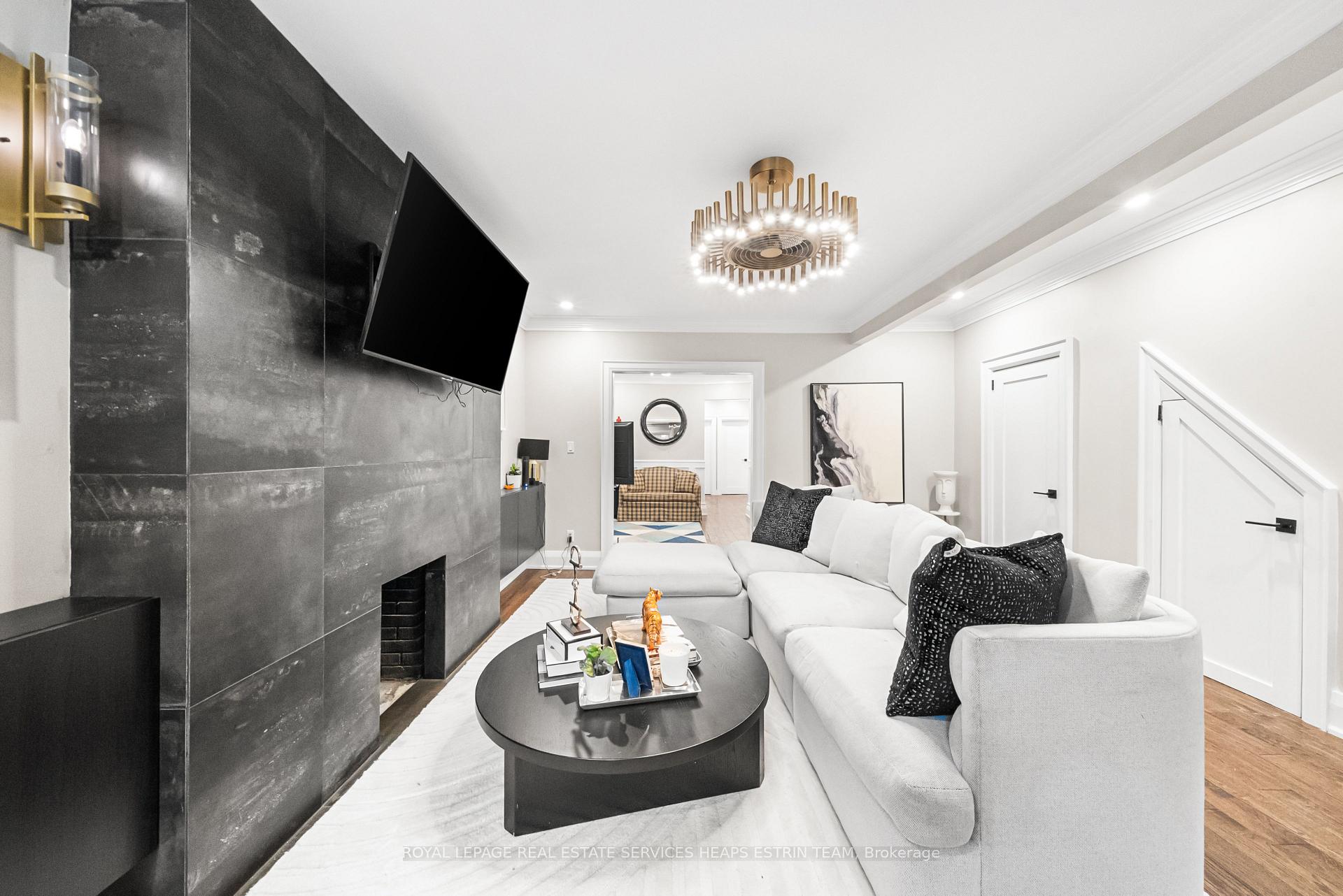 Photo 4 of 39 Standish Avenue, Toronto, Rosedale-Moore Park — HOMEH