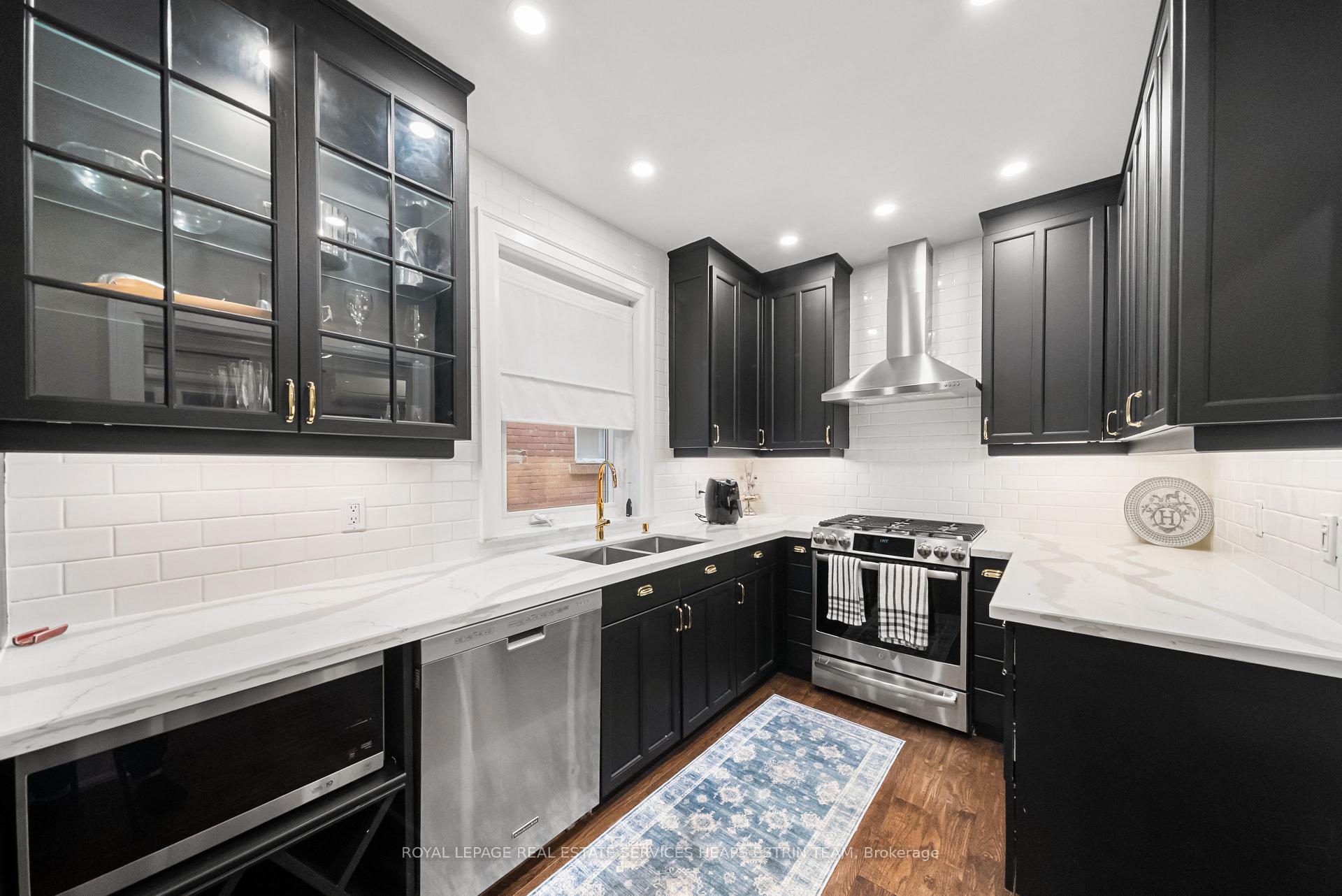 Photo 8 of 39 Standish Avenue, Toronto, Rosedale-Moore Park — HOMEH
